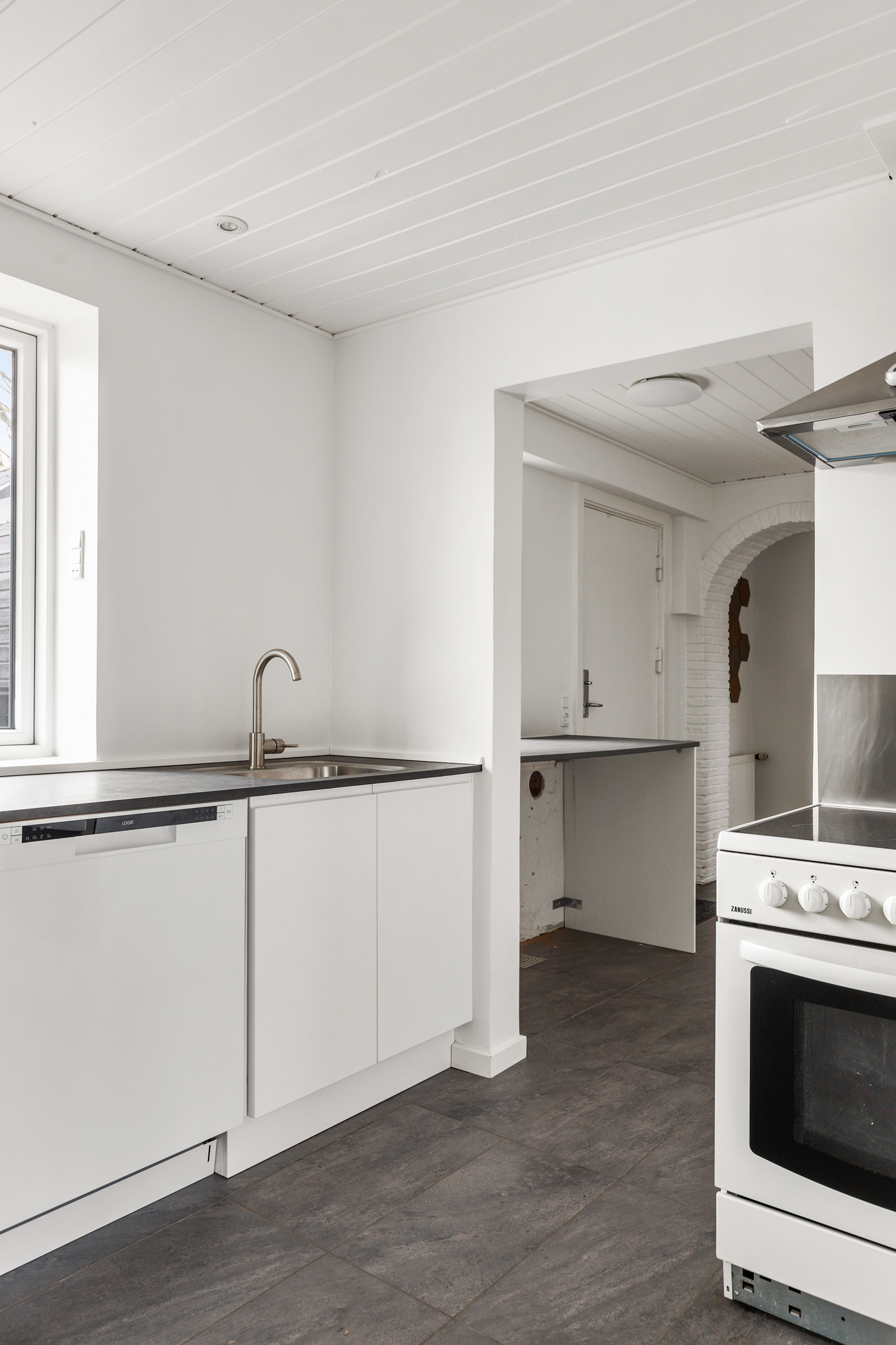 Fremhævet køkken billede i fuldskærmstilstand. Billede af Skolevej 32, 9490 Pandrup