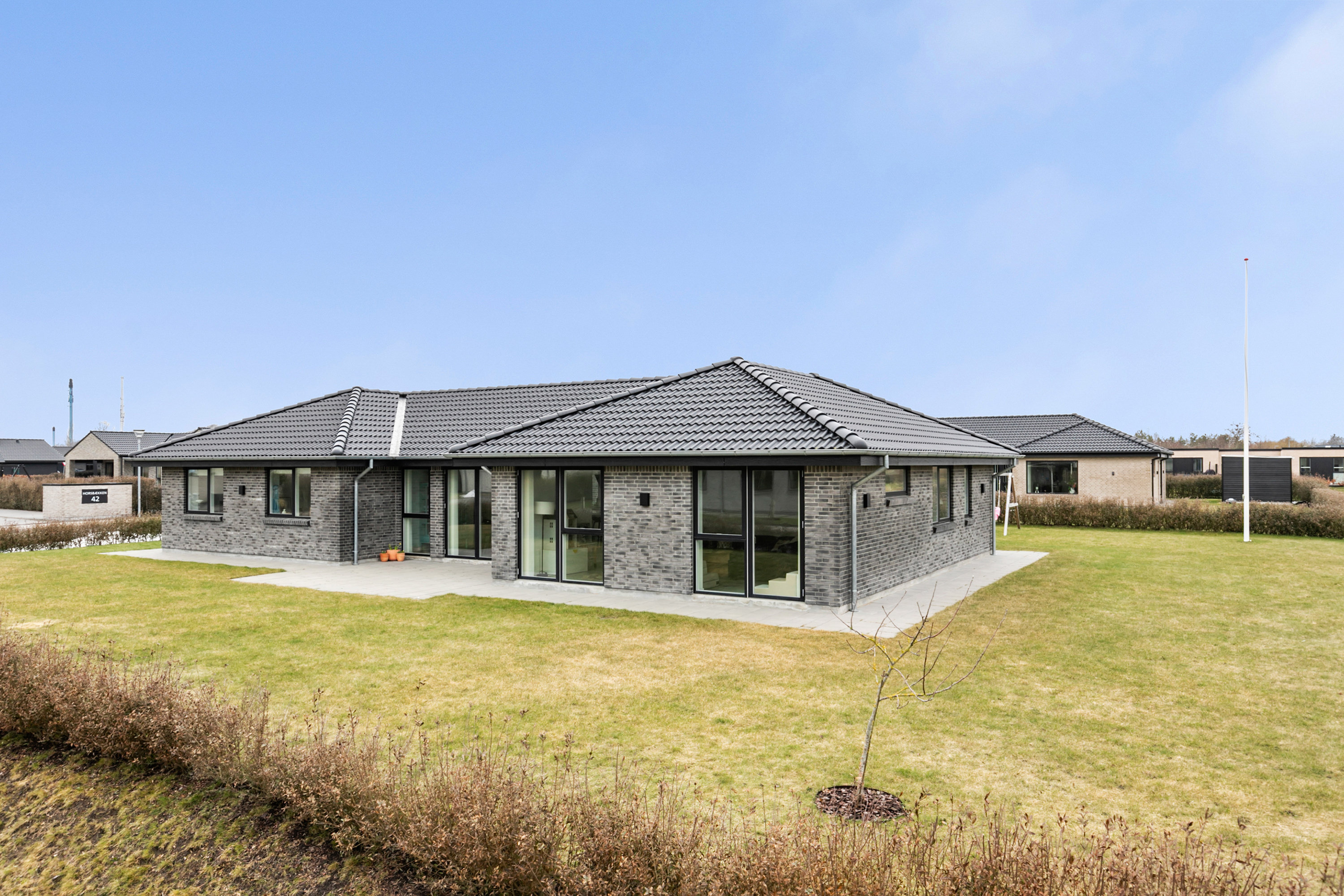 Fremhævet facade billede i fuldskærmstilstand. Billede af Horsbækken 27, 9440 Aabybro