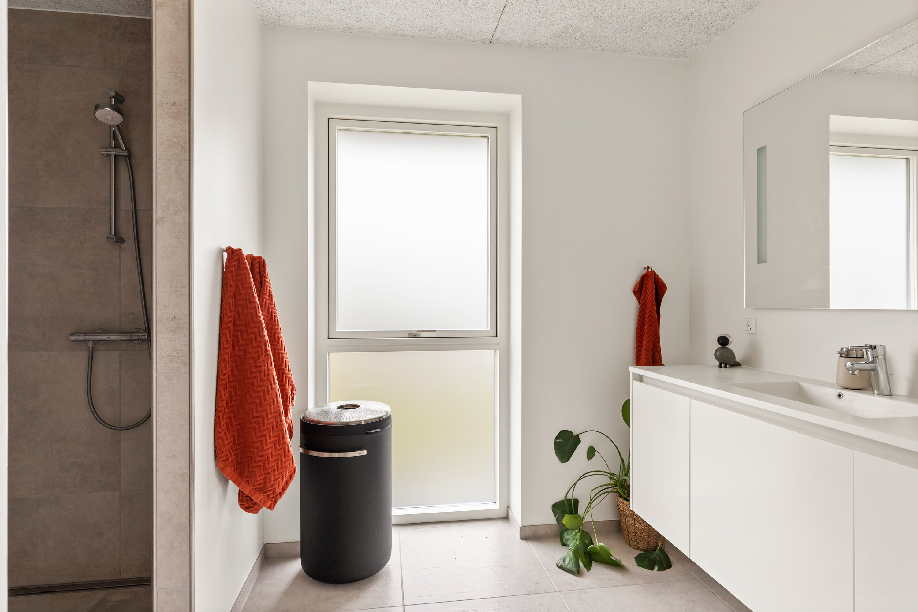 Fremhævet badeværelse billede i fuldskærmstilstand. Billede af Horsbækken 27, 9440 Aabybro