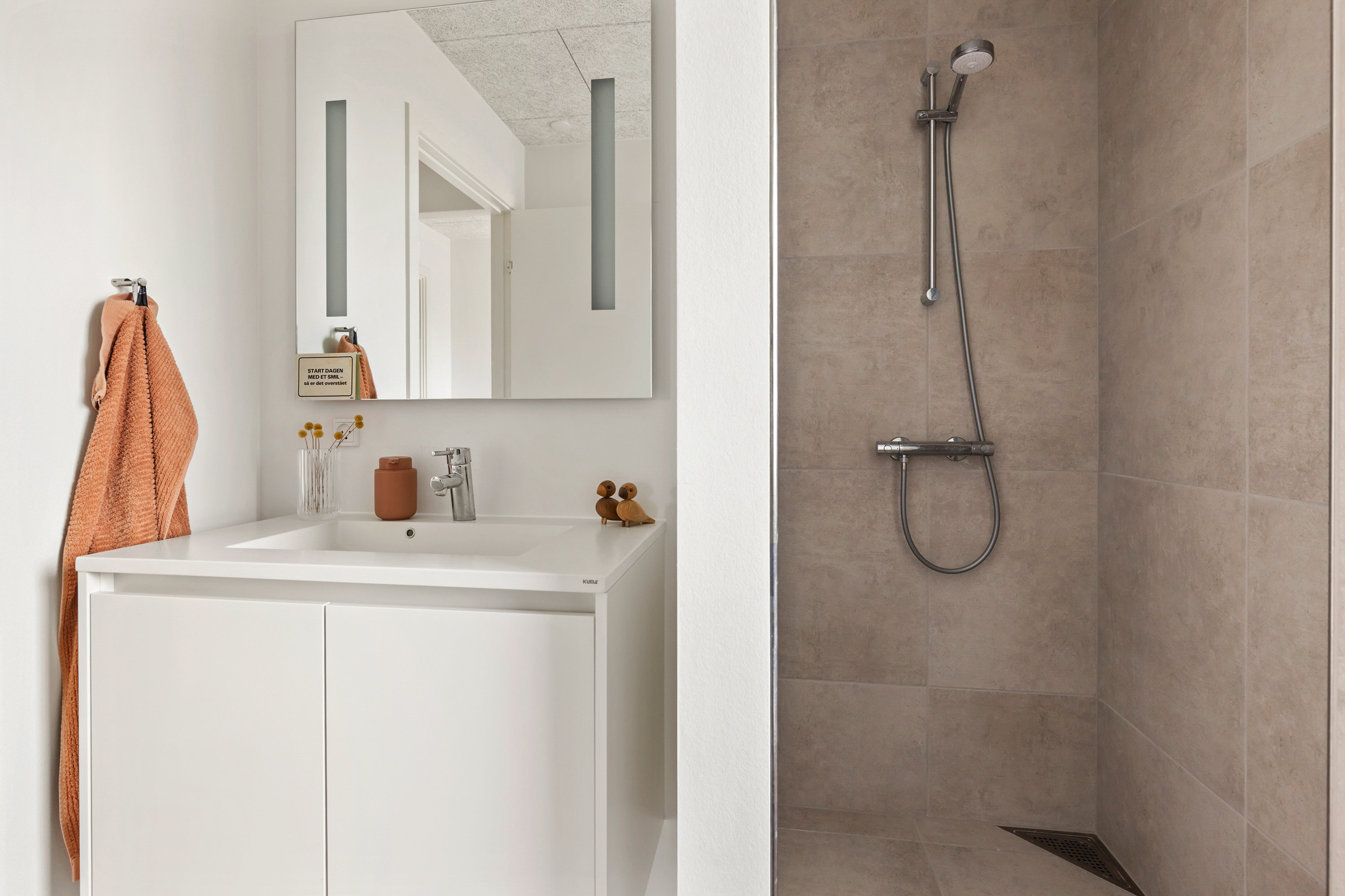 Fremhævet badeværelse billede i fuldskærmstilstand. Billede af Horsbækken 27, 9440 Aabybro