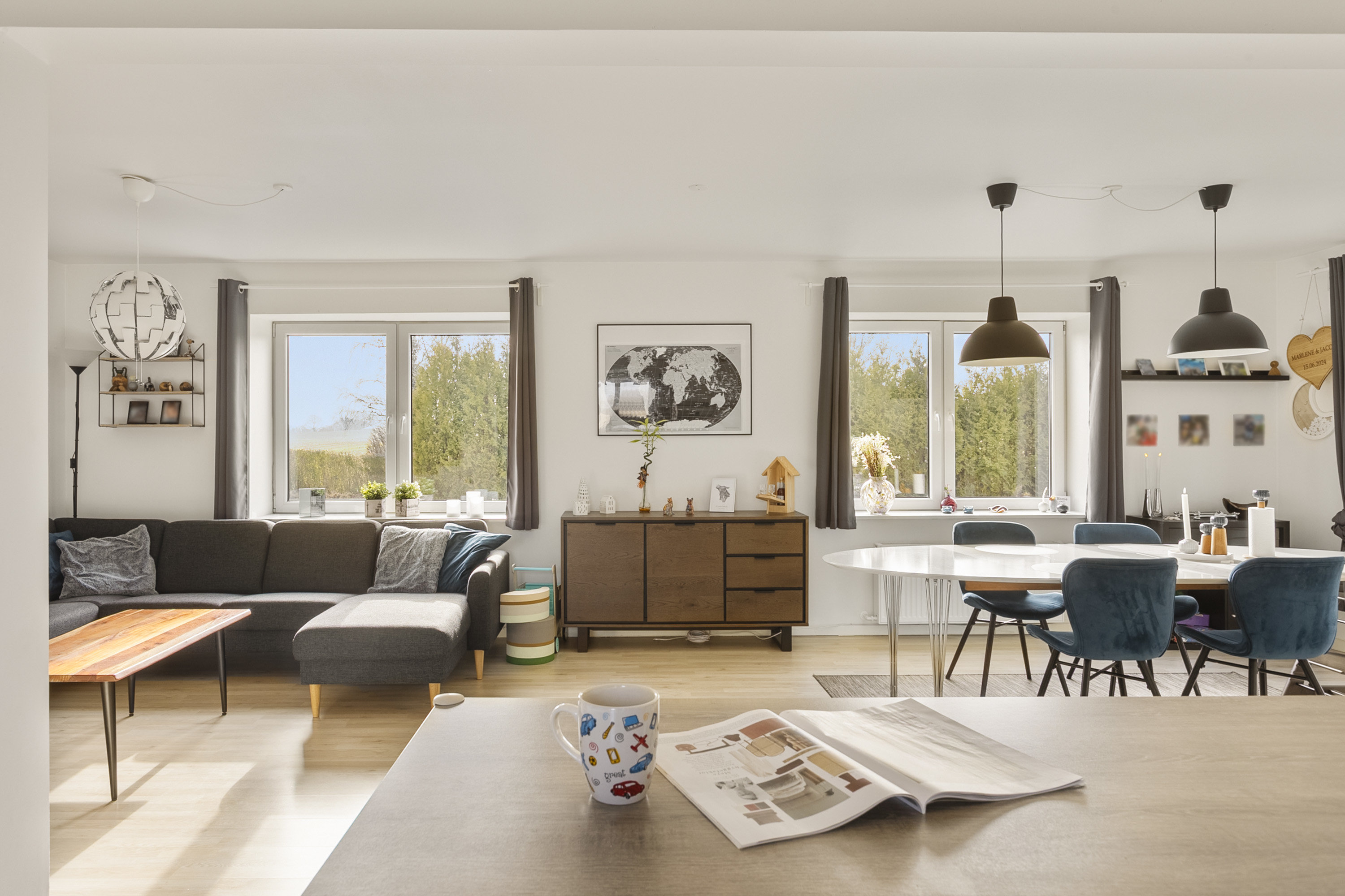 Fremhævet stue billede i fuldskærmstilstand. Billede af Varnæsvej 589, Ny Skovbøl, 6200 Aabenraa