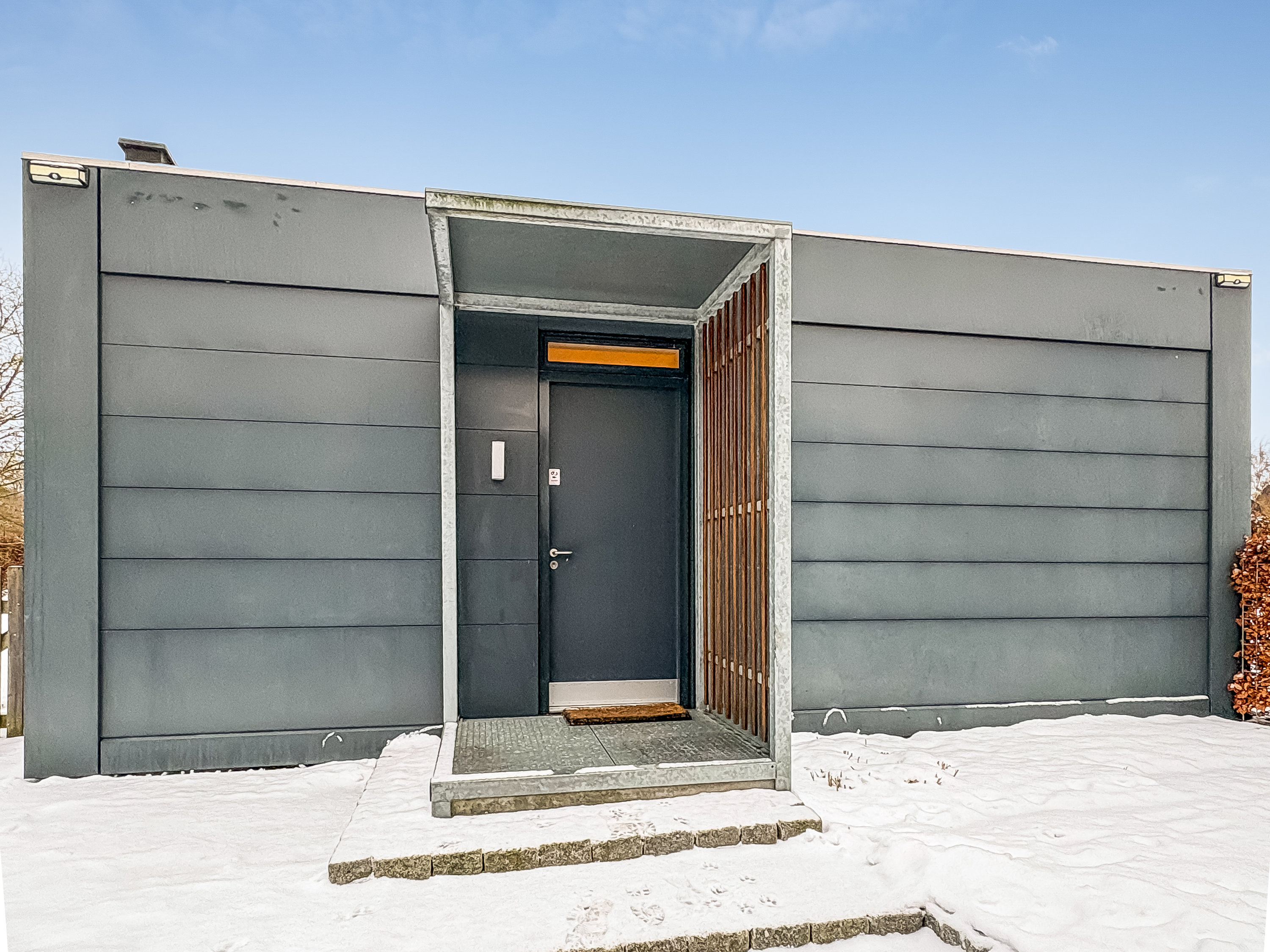 Fremhævet facade billede i fuldskærmstilstand. Billede af Granvej 67, Annisse, 3200 Helsinge