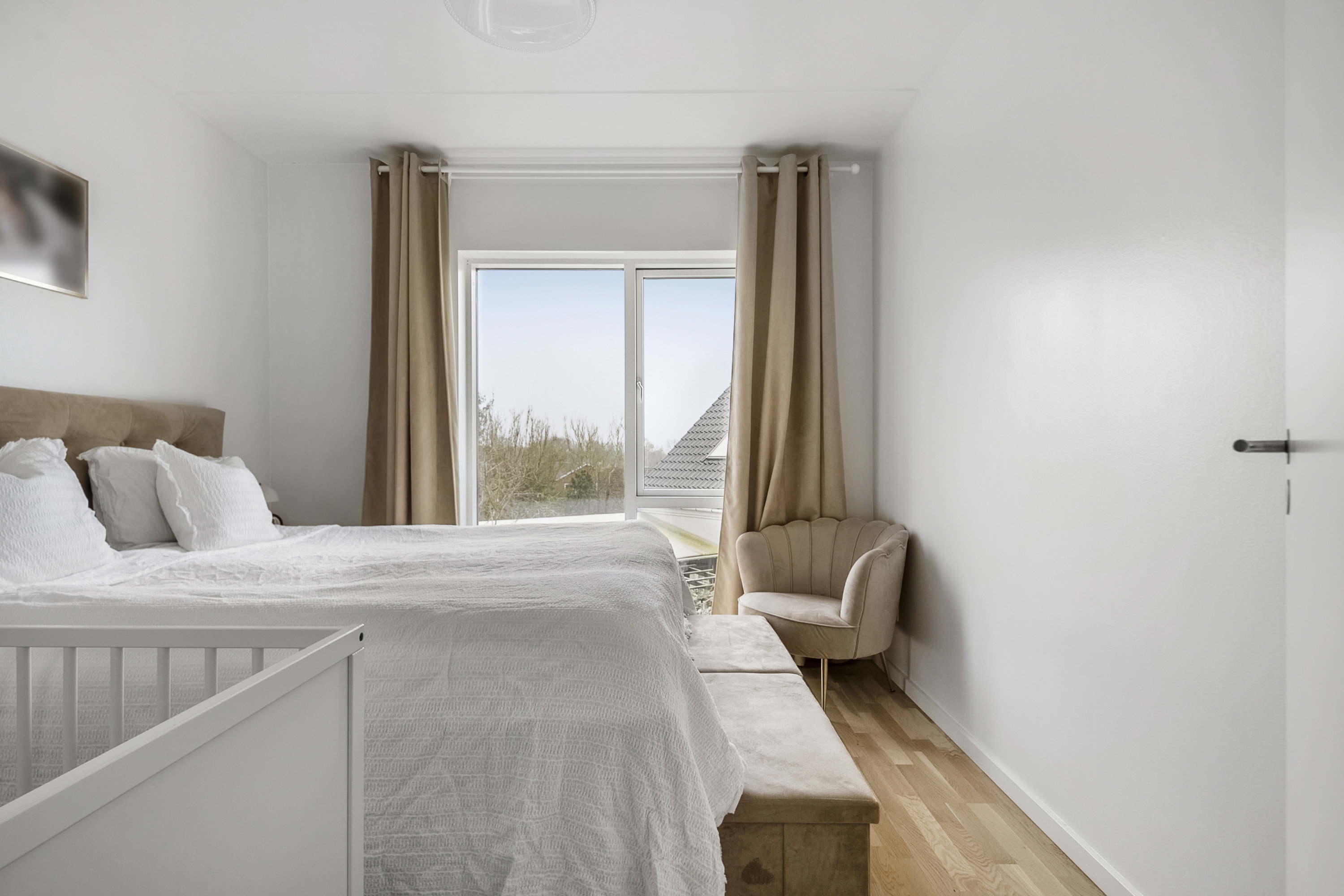 Fremhævet soveværelse billede i fuldskærmstilstand. Billede af Elmetoften 1G, 8361 Hasselager