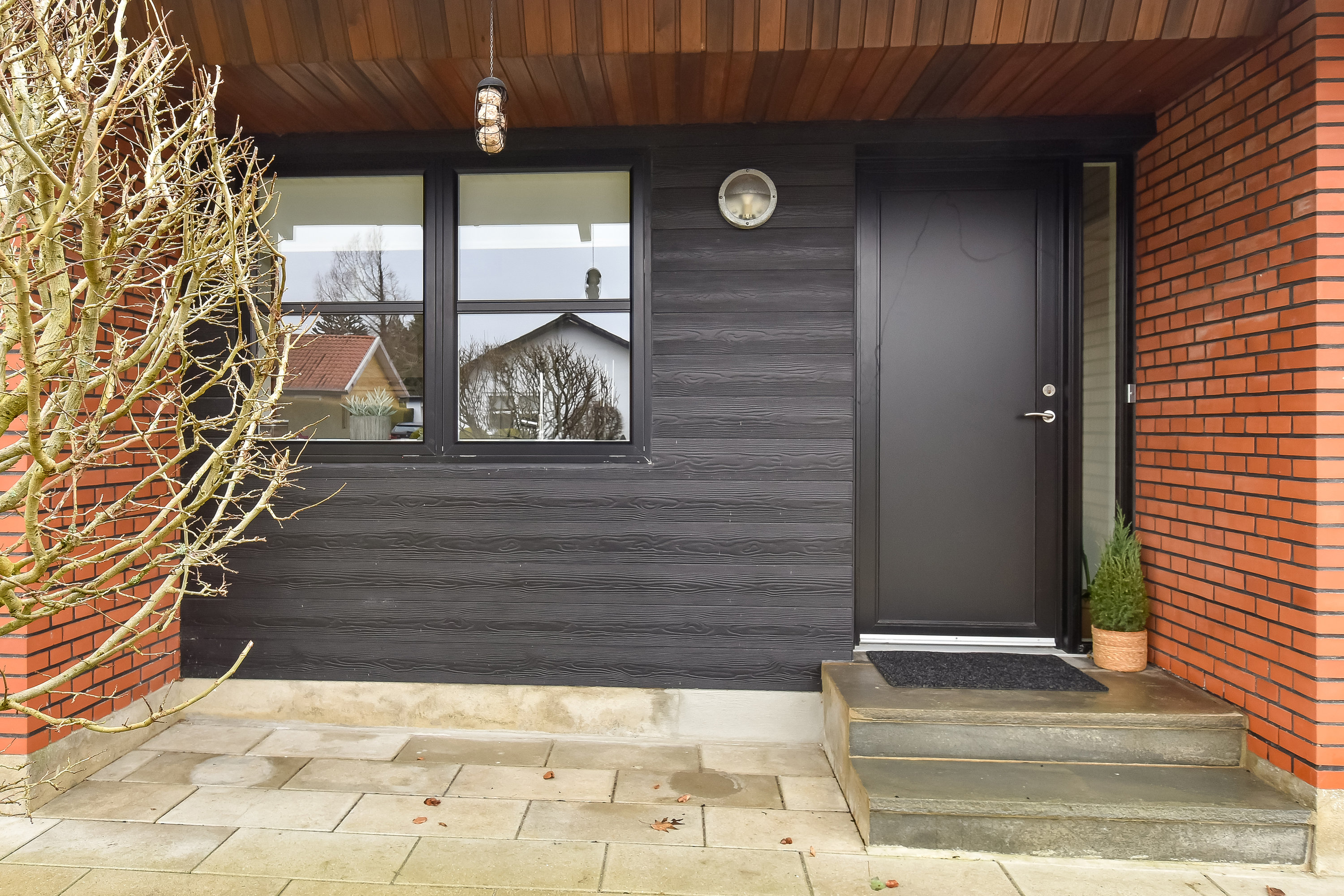 Fremhævet indgangsparti billede i fuldskærmstilstand. Billede af Grønnegade 6, 6933 Kibæk