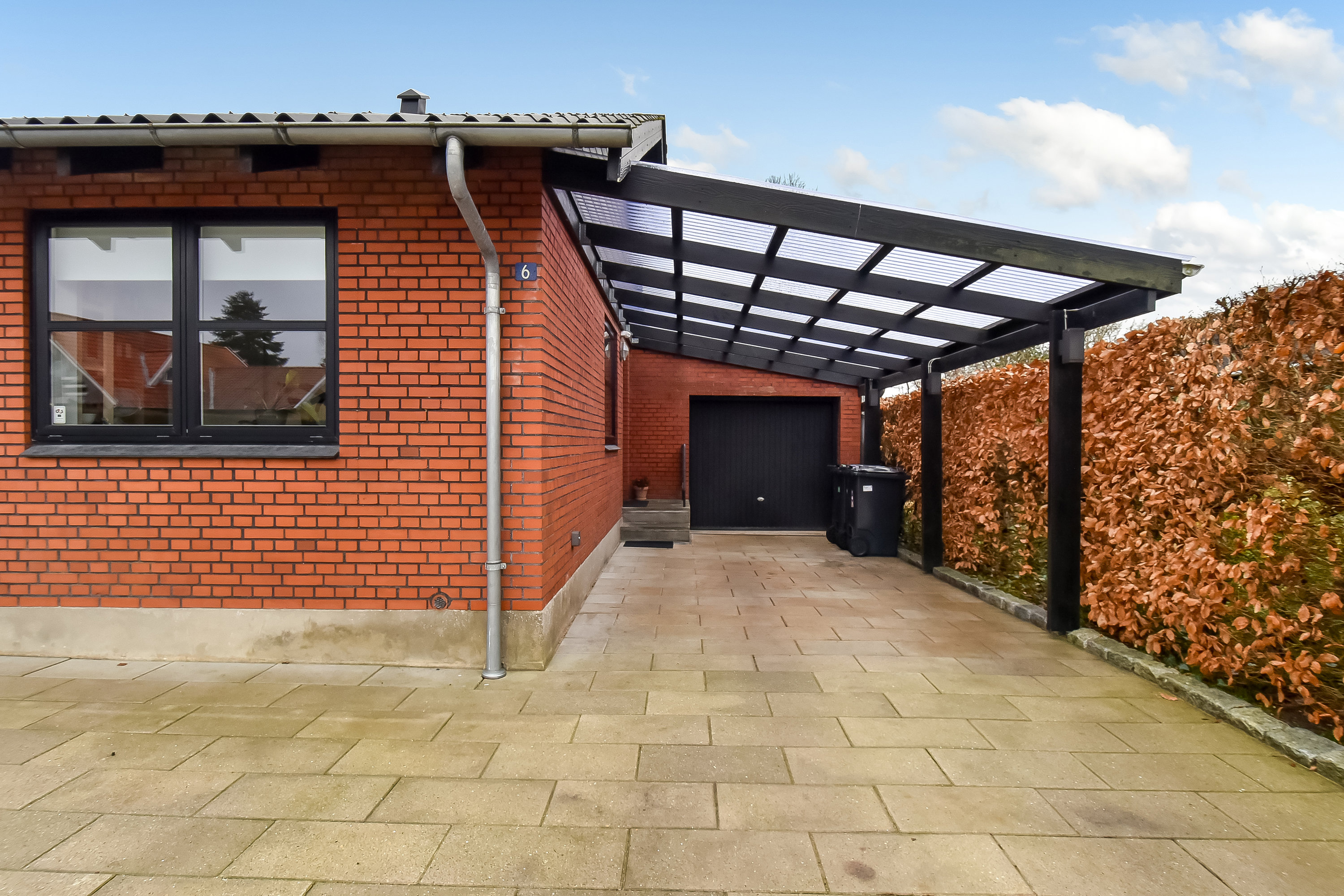 Fremhævet carport billede i fuldskærmstilstand. Billede af Grønnegade 6, 6933 Kibæk