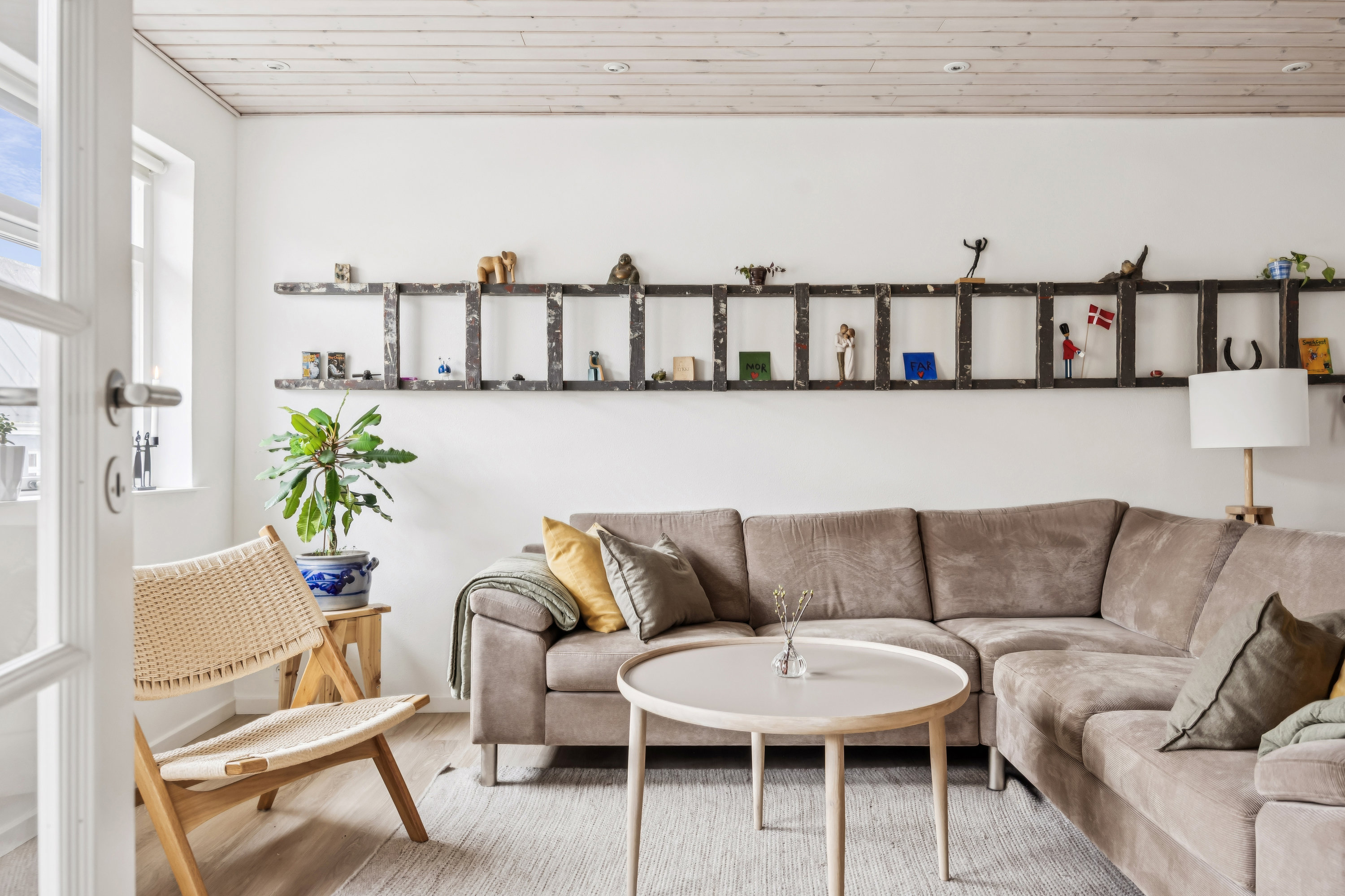 Fremhævet stue billede i fuldskærmstilstand. Billede af Højvangsvej 62, 9400 Nørresundby