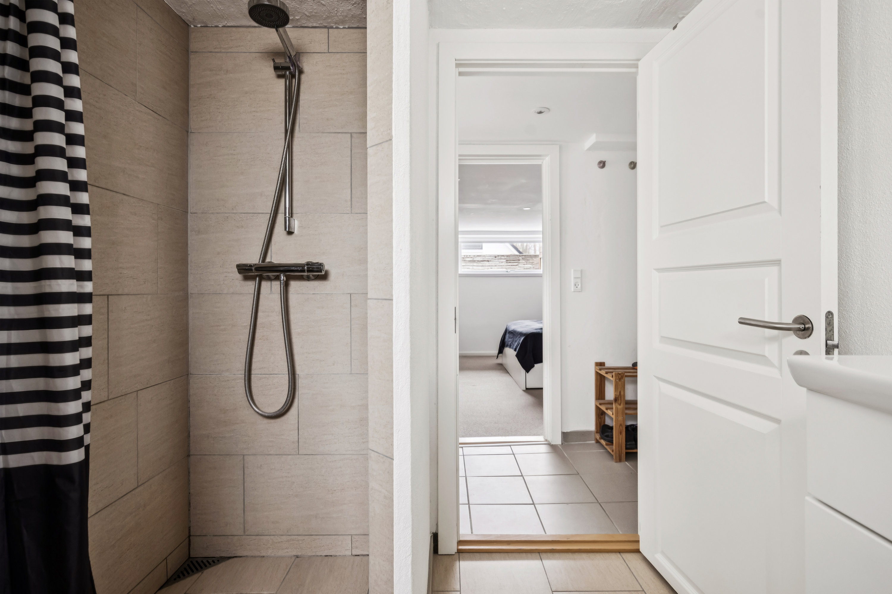 Fremhævet badeværelse billede i fuldskærmstilstand. Billede af Højvangsvej 62, 9400 Nørresundby