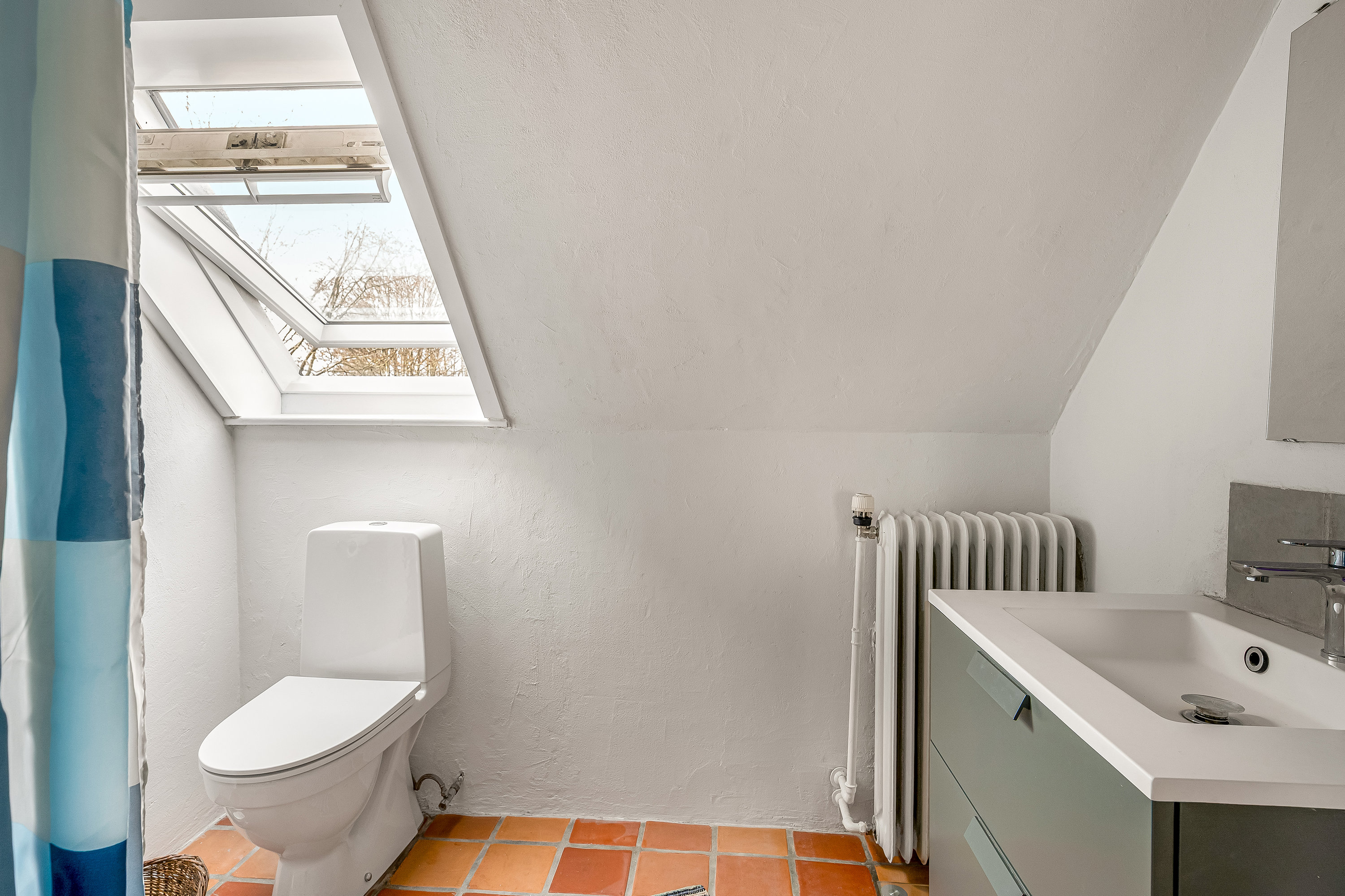 Fremhævet badeværelse billede i fuldskærmstilstand. Billede af Skjernvej 121, Skarrild, 6933 Kibæk