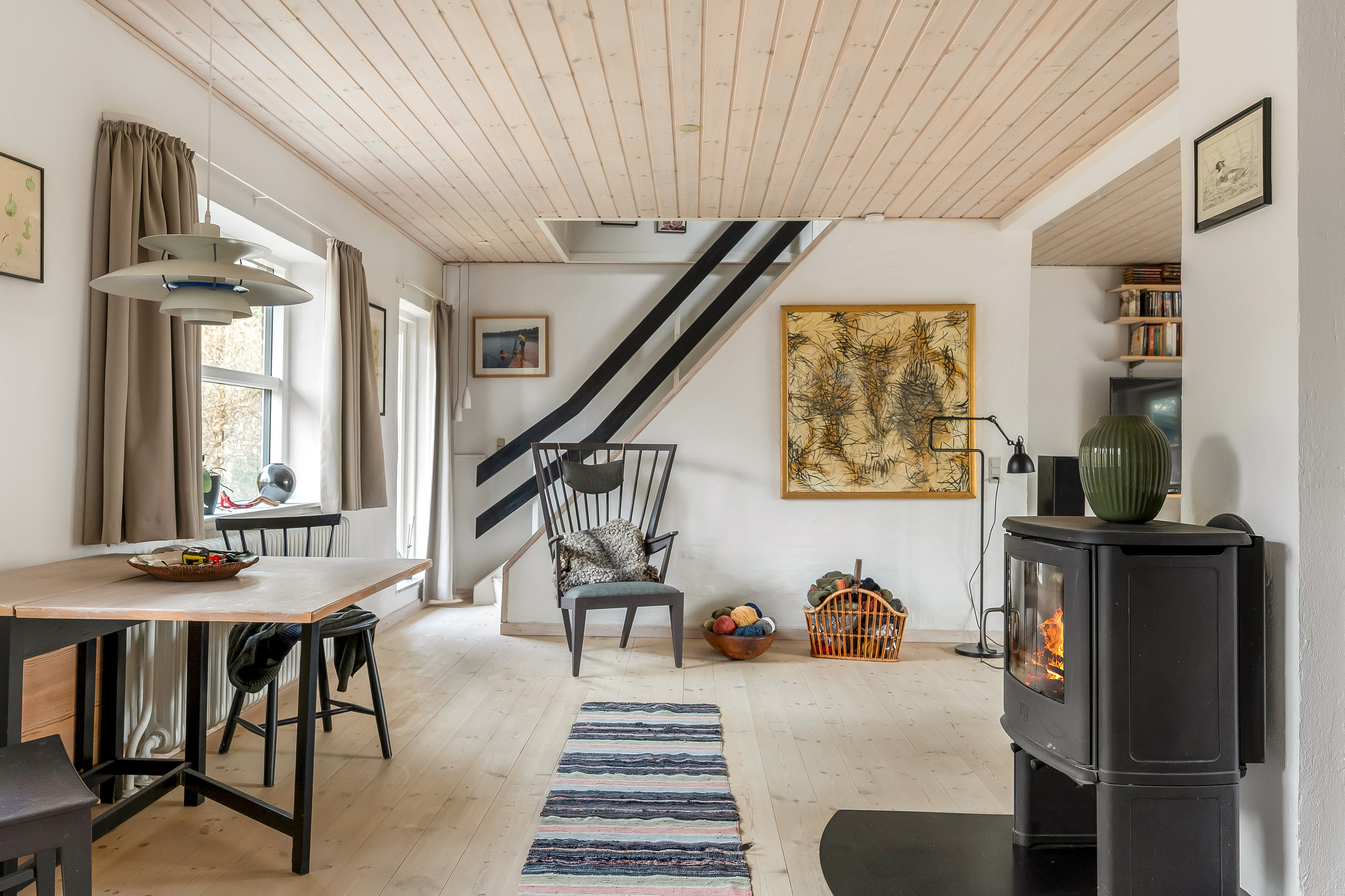 Fremhævet stue billede i fuldskærmstilstand. Billede af Skjernvej 121, Skarrild, 6933 Kibæk