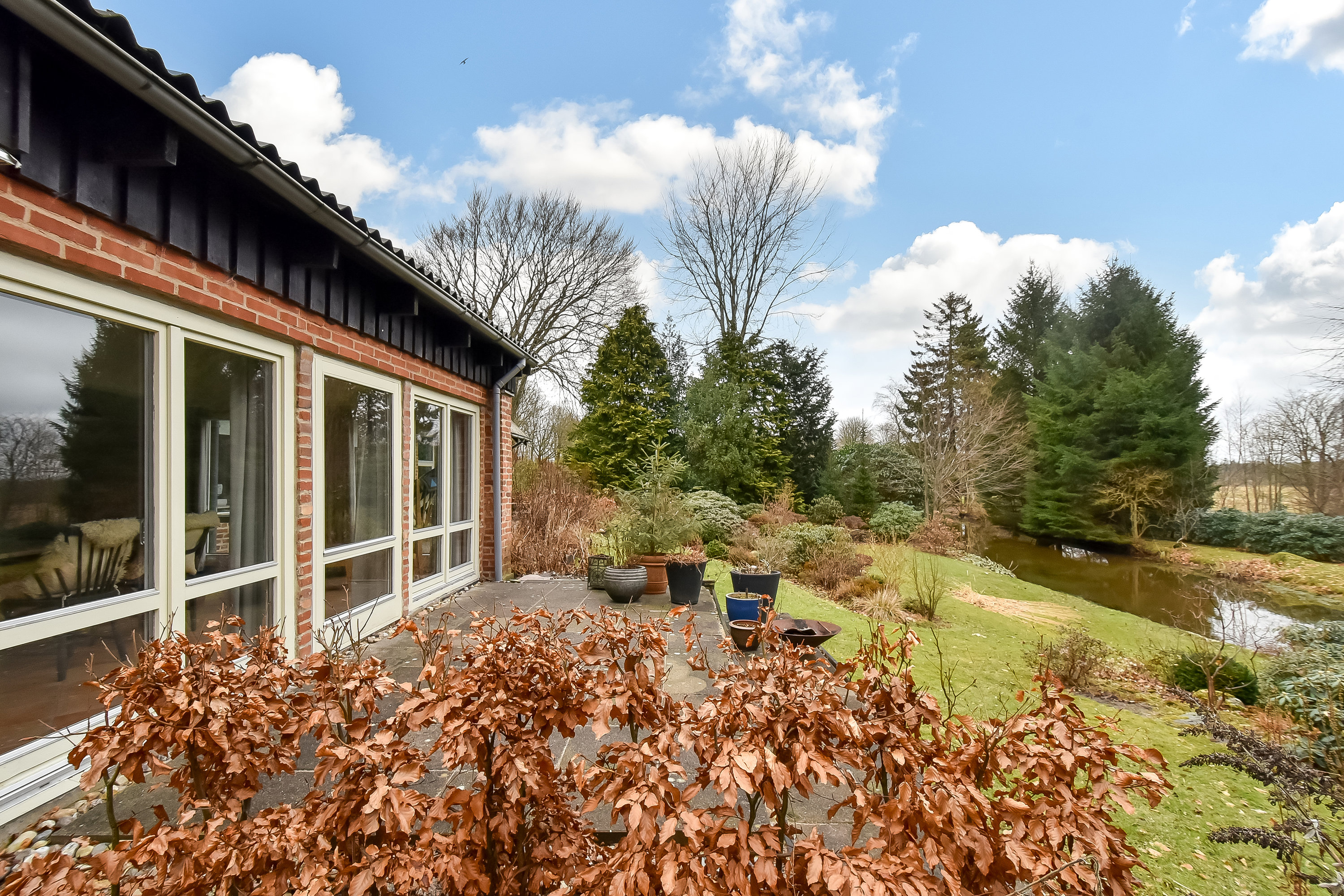 Fremhævet ejendommen billede i fuldskærmstilstand. Billede af Skjernvej 121, Skarrild, 6933 Kibæk