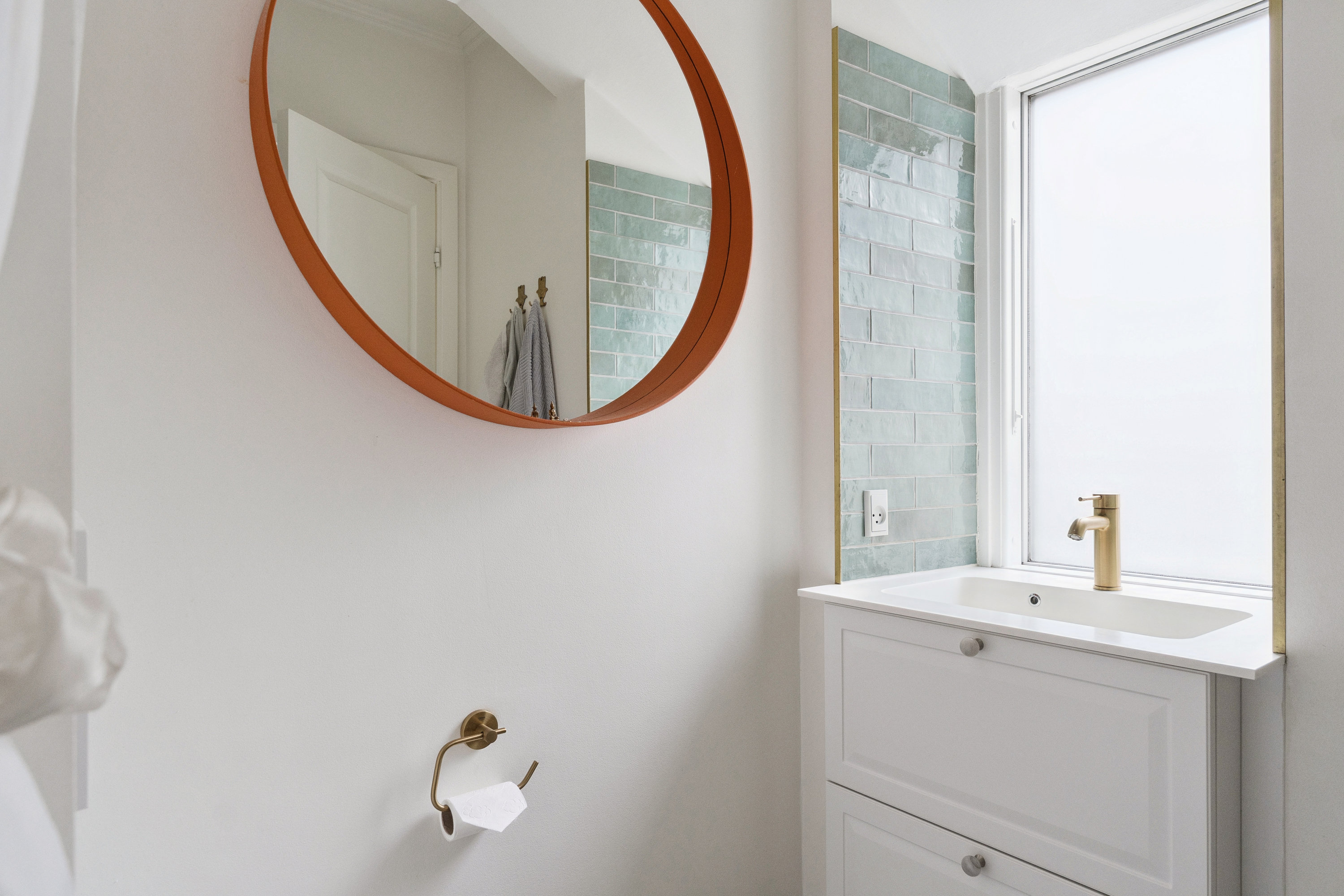 Fremhævet badeværelse billede i fuldskærmstilstand. Billede af Rosenvængets Allé 17A, st.., 2100 København Ø