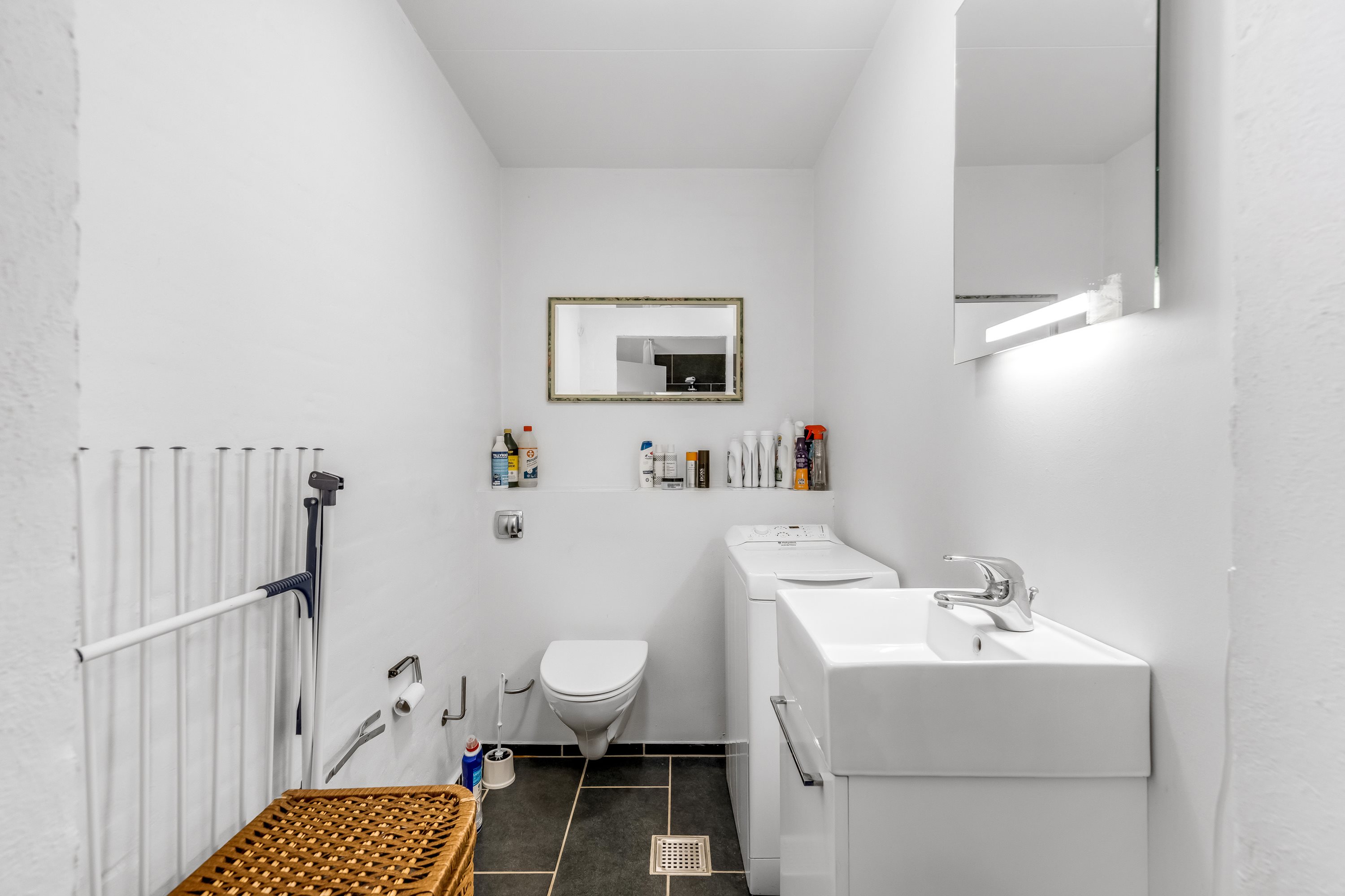 Fremhævet badeværelse billede i fuldskærmstilstand. Billede af Kirketoften 6D, 8260 Viby J