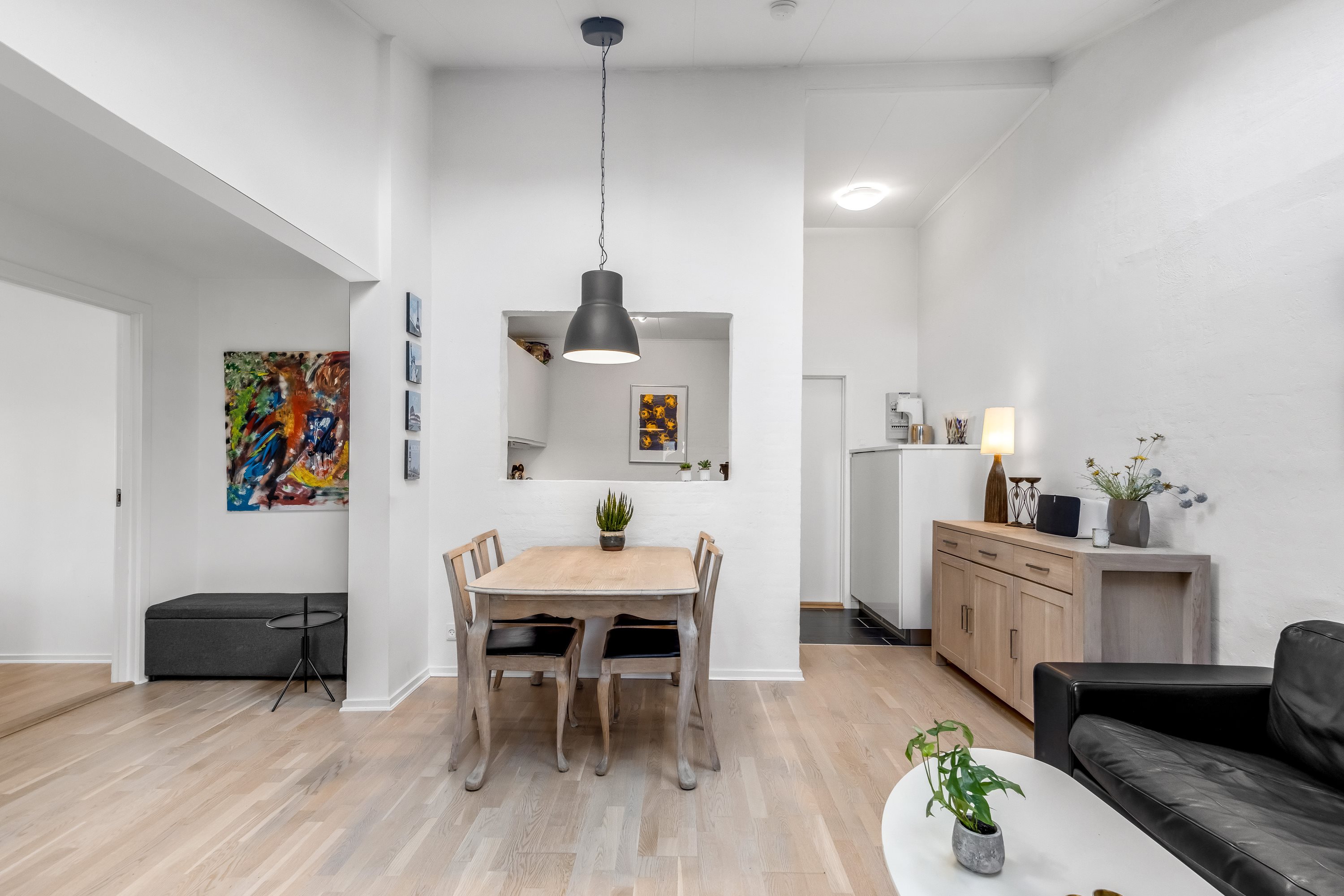 Fremhævet stue billede i fuldskærmstilstand. Billede af Kirketoften 6D, 8260 Viby J