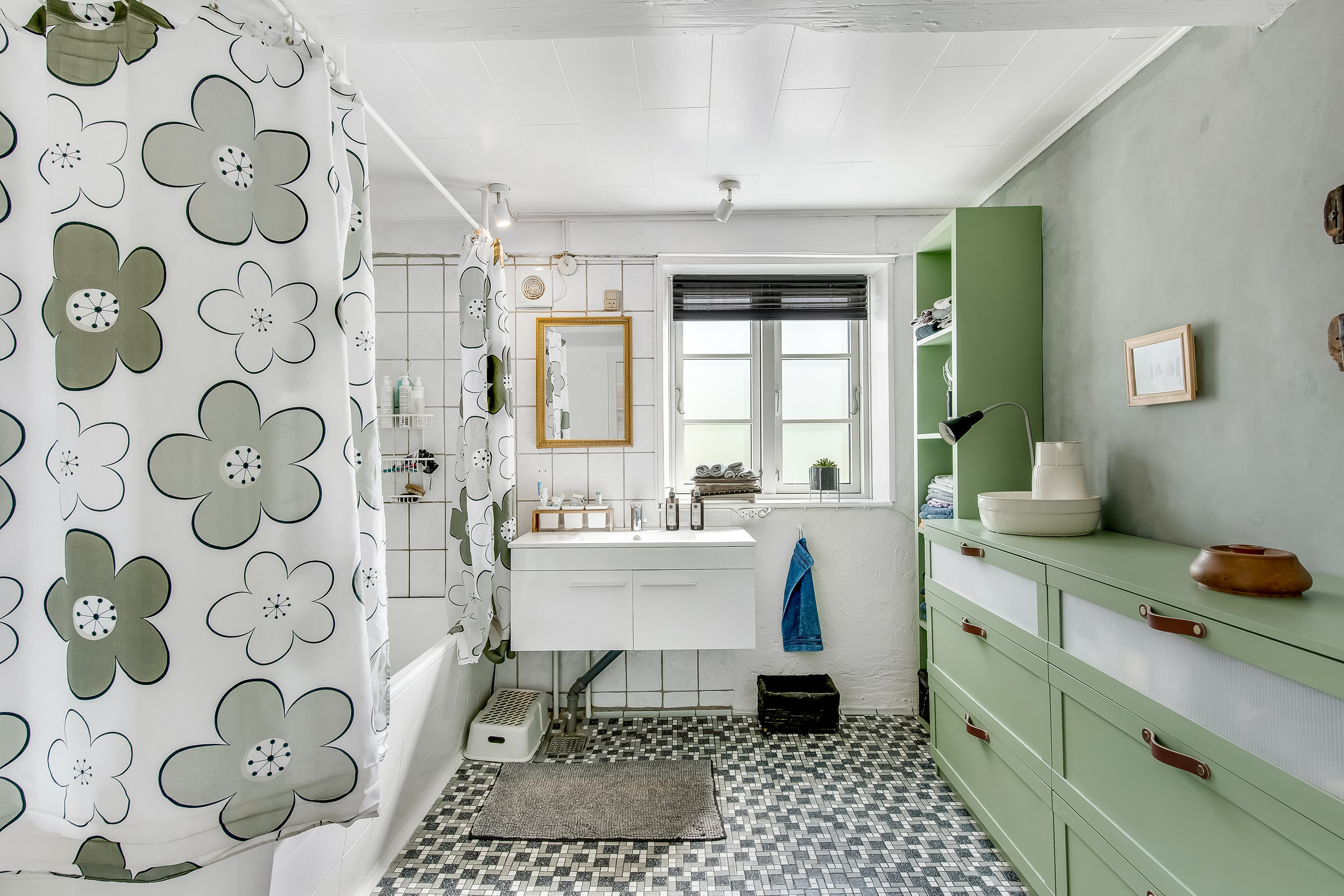 Fremhævet  billede i fuldskærmstilstand. Billede af Genner Bygade 5, Genner, 6230 Rødekro