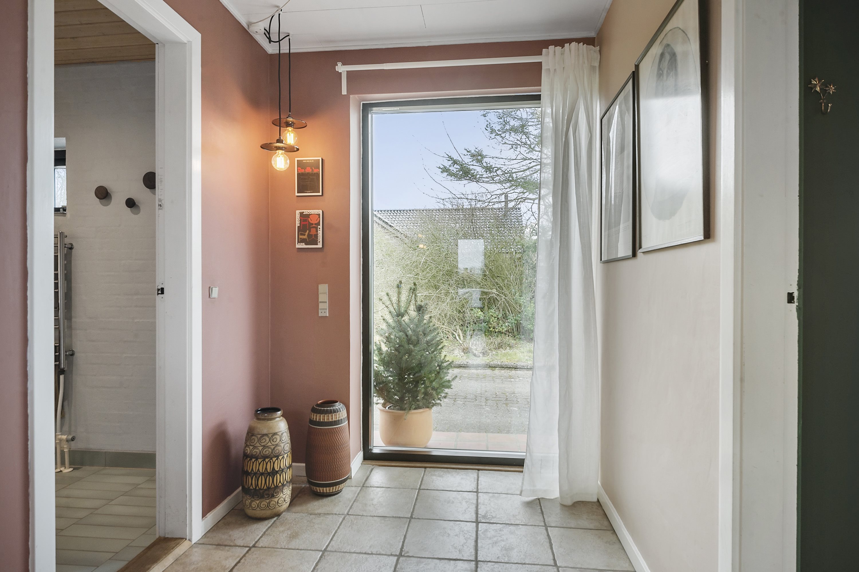 Fremhævet entré billede i fuldskærmstilstand. Billede af Lystgårdsparken 8, Boulstrup, 8300 Odder