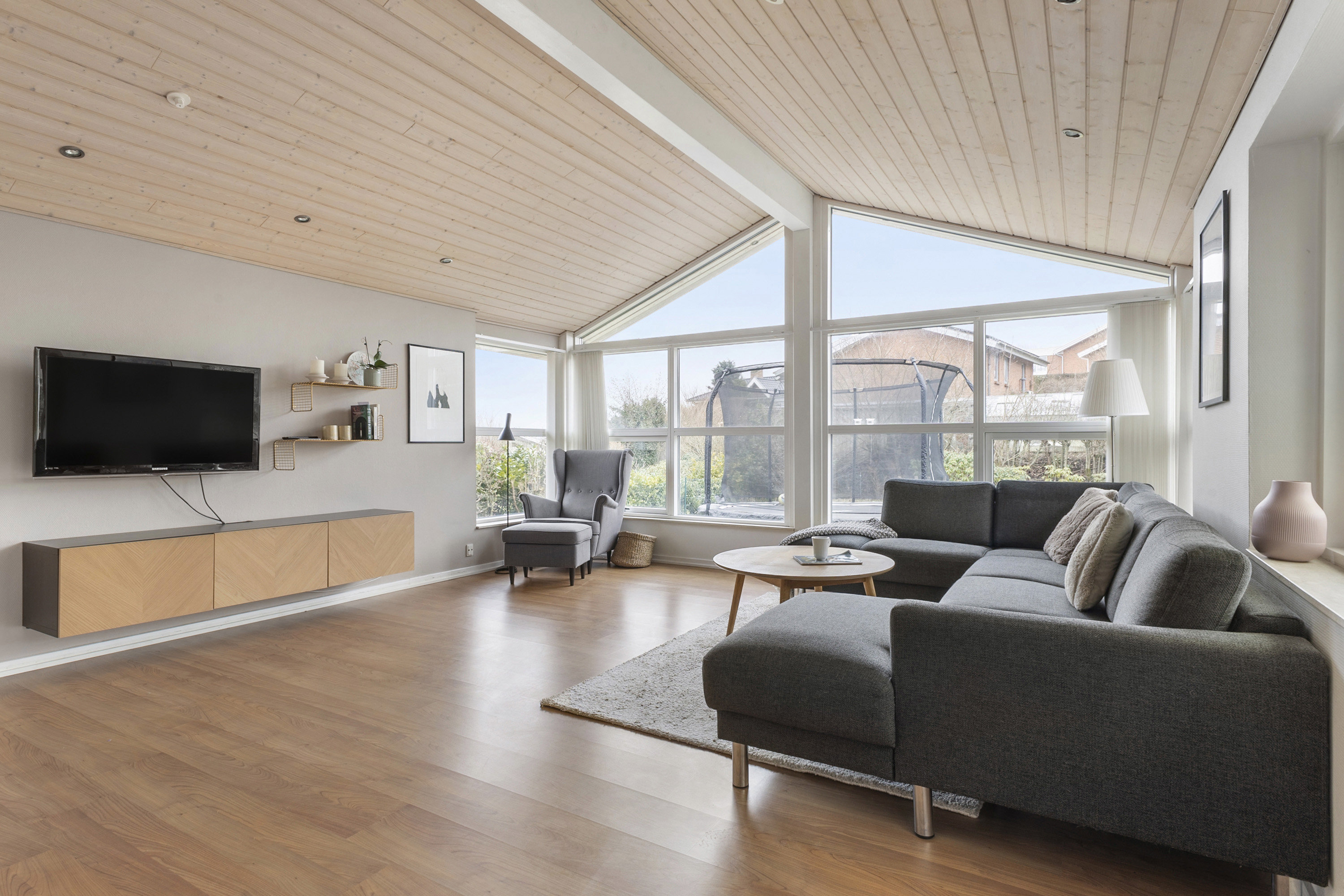 Fremhævet stue billede i fuldskærmstilstand. Billede af Ekkodalen 78, Erritsø, 7000 Fredericia