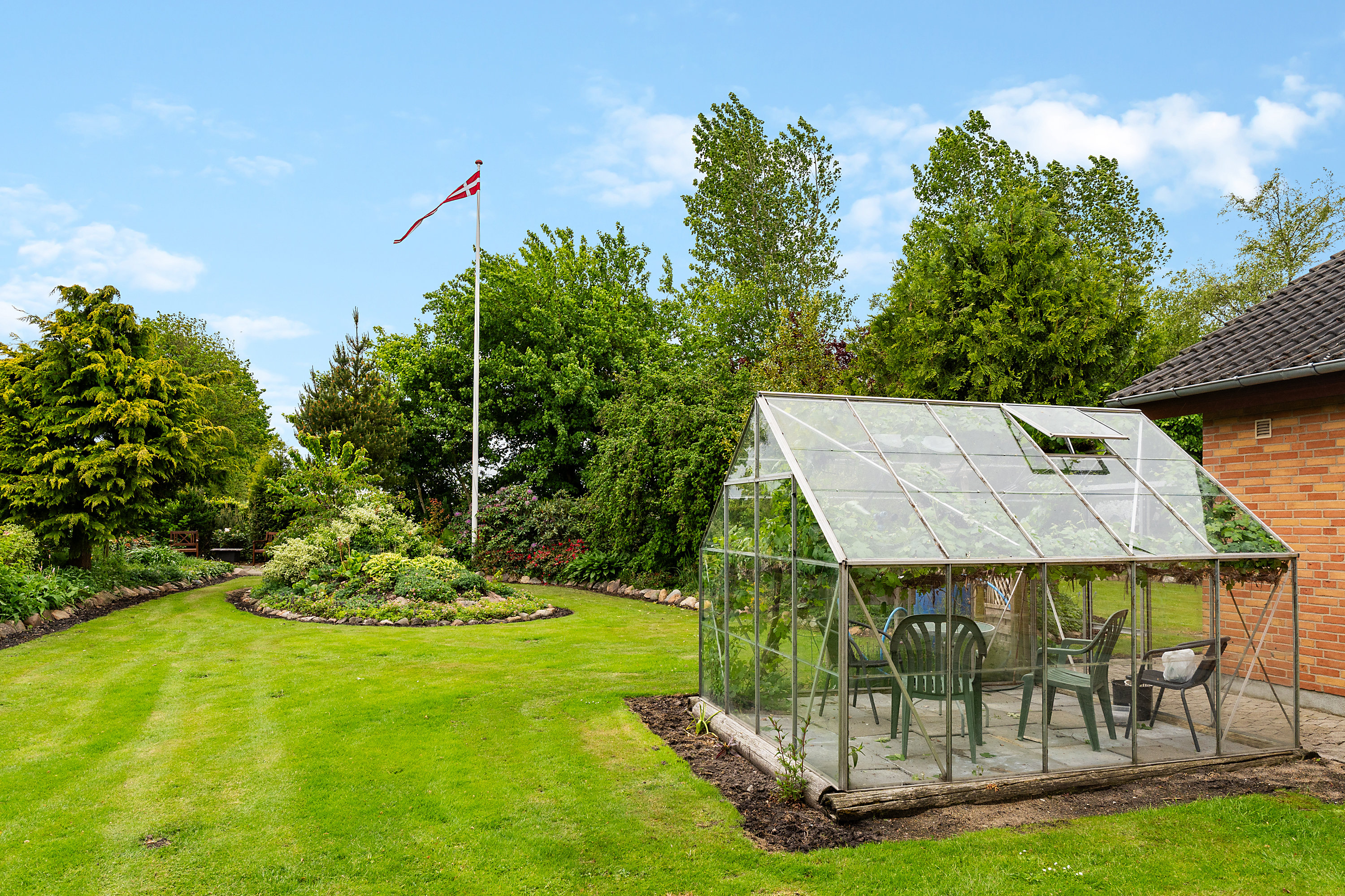 Fremhævet have billede i fuldskærmstilstand. Billede af Skærbækvej 4, Vium Øst, 6920 Videbæk