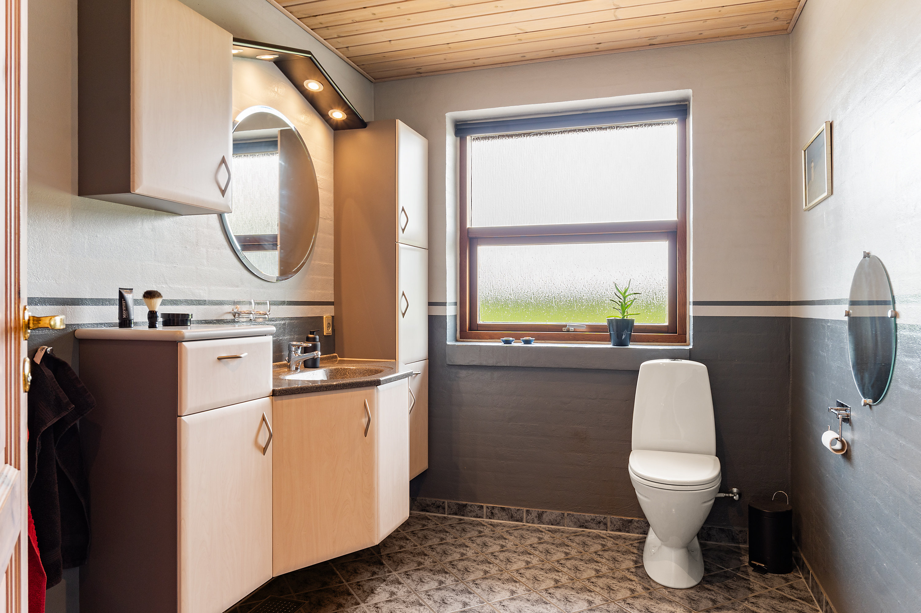 Fremhævet badeværelse billede i fuldskærmstilstand. Billede af Skærbækvej 4, Vium Øst, 6920 Videbæk