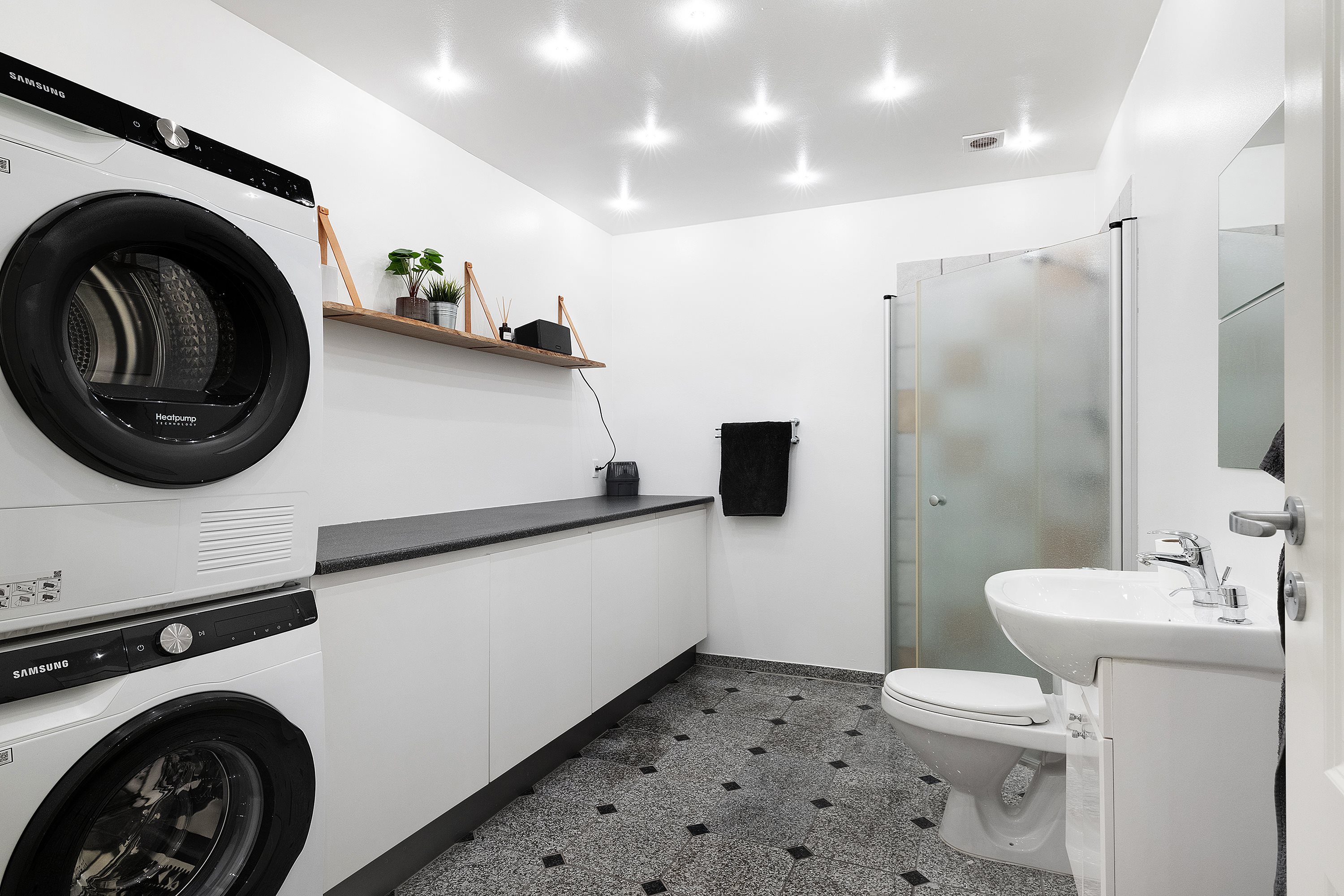 Fremhævet  billede i fuldskærmstilstand. Billede af Gåsebakken 10, Ugelbølle, 8410 Rønde