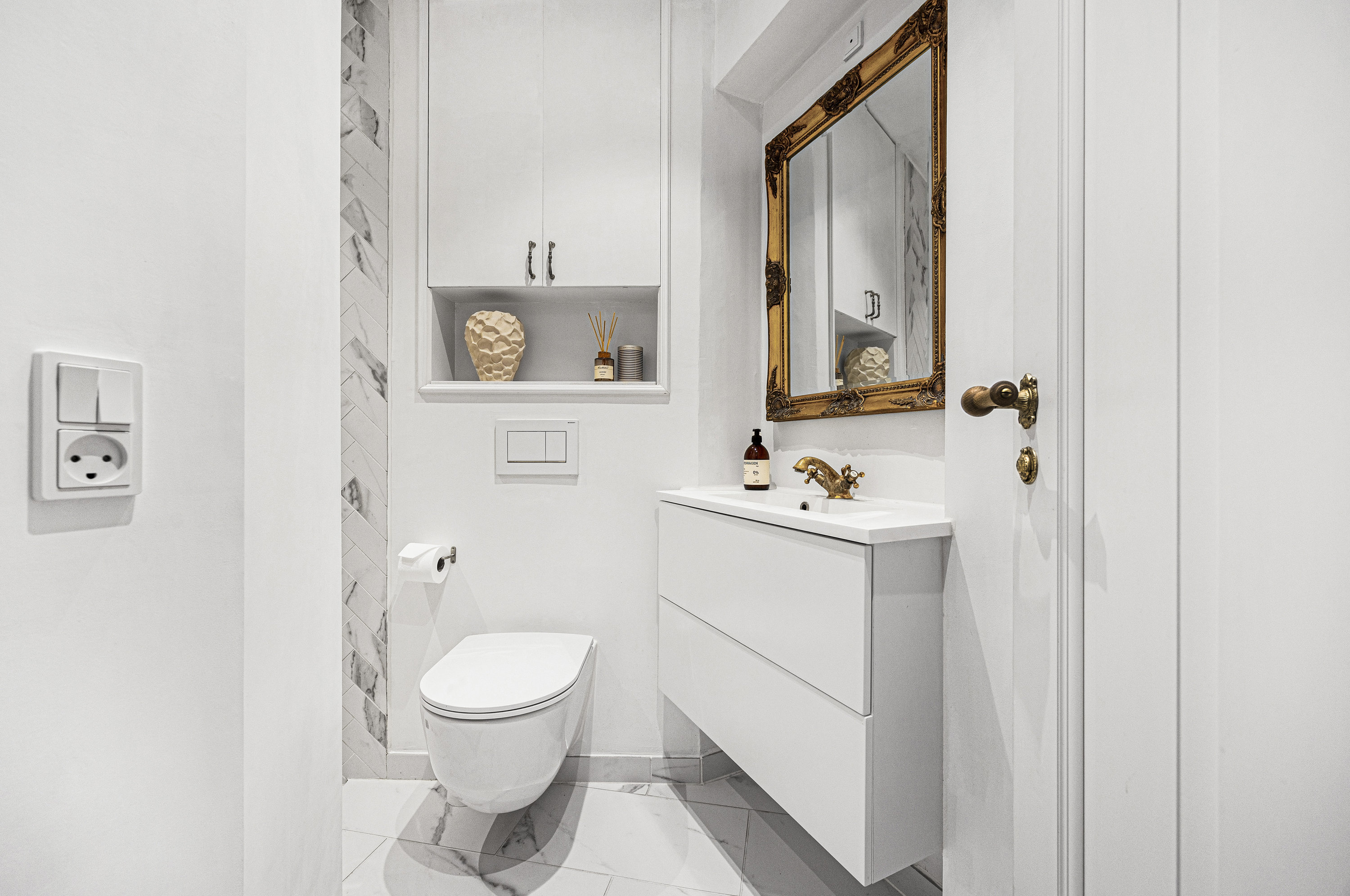 Fremhævet  billede i fuldskærmstilstand. Billede af Frederiksvej 20, 4. th., 2000 Frederiksberg