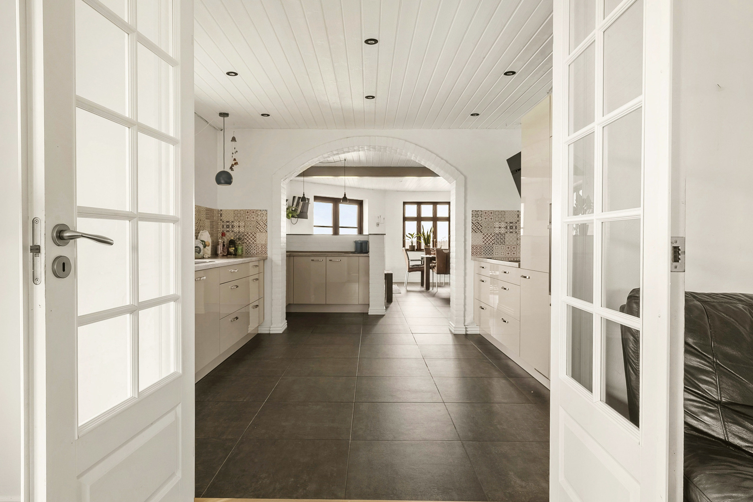 Fremhævet køkken billede i fuldskærmstilstand. Billede af Nordmarksvej 7, Glud, 7130 Juelsminde