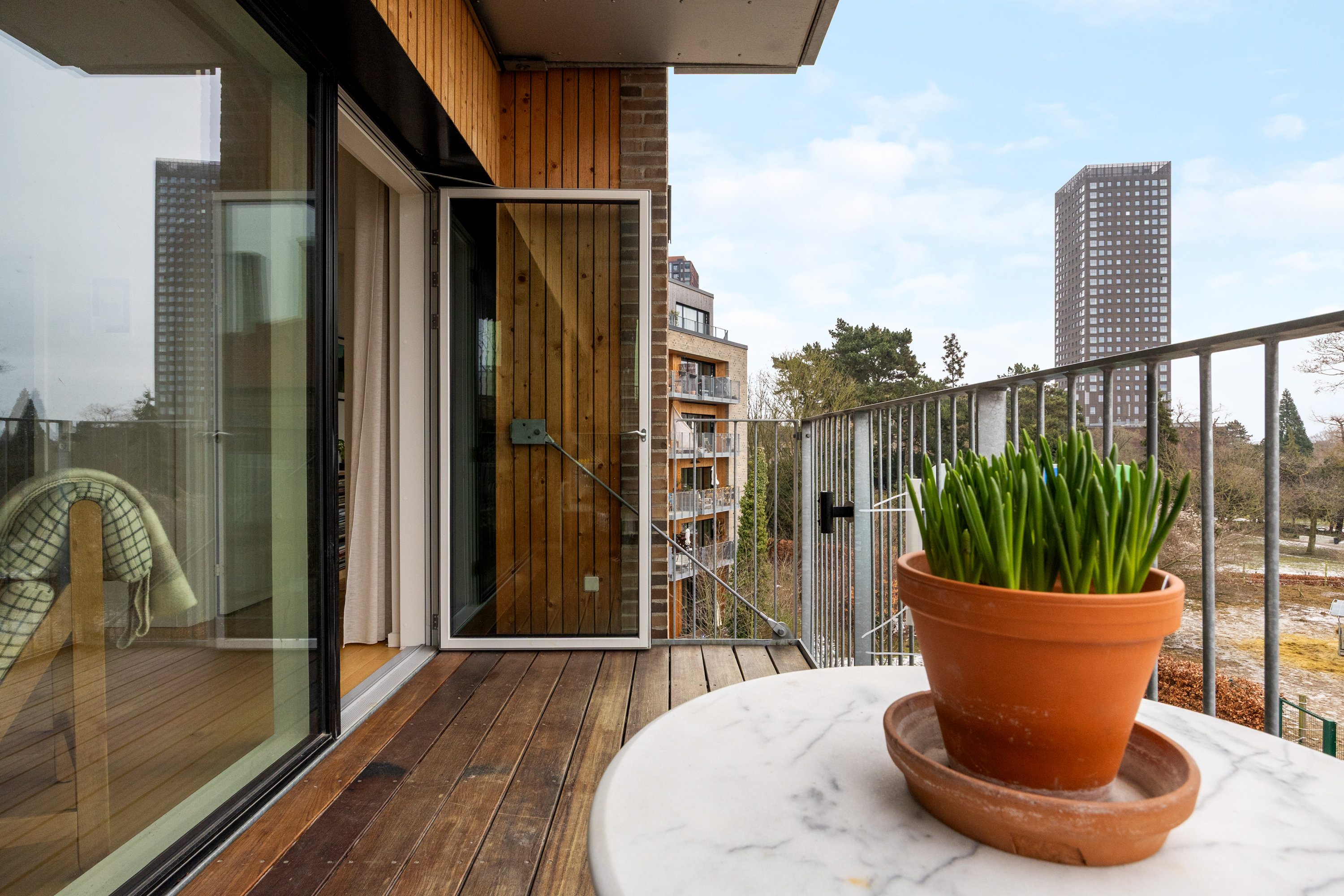 Fremhævet altan billede i fuldskærmstilstand. Billede af Fadet 51, 2. 3., 1799 København V