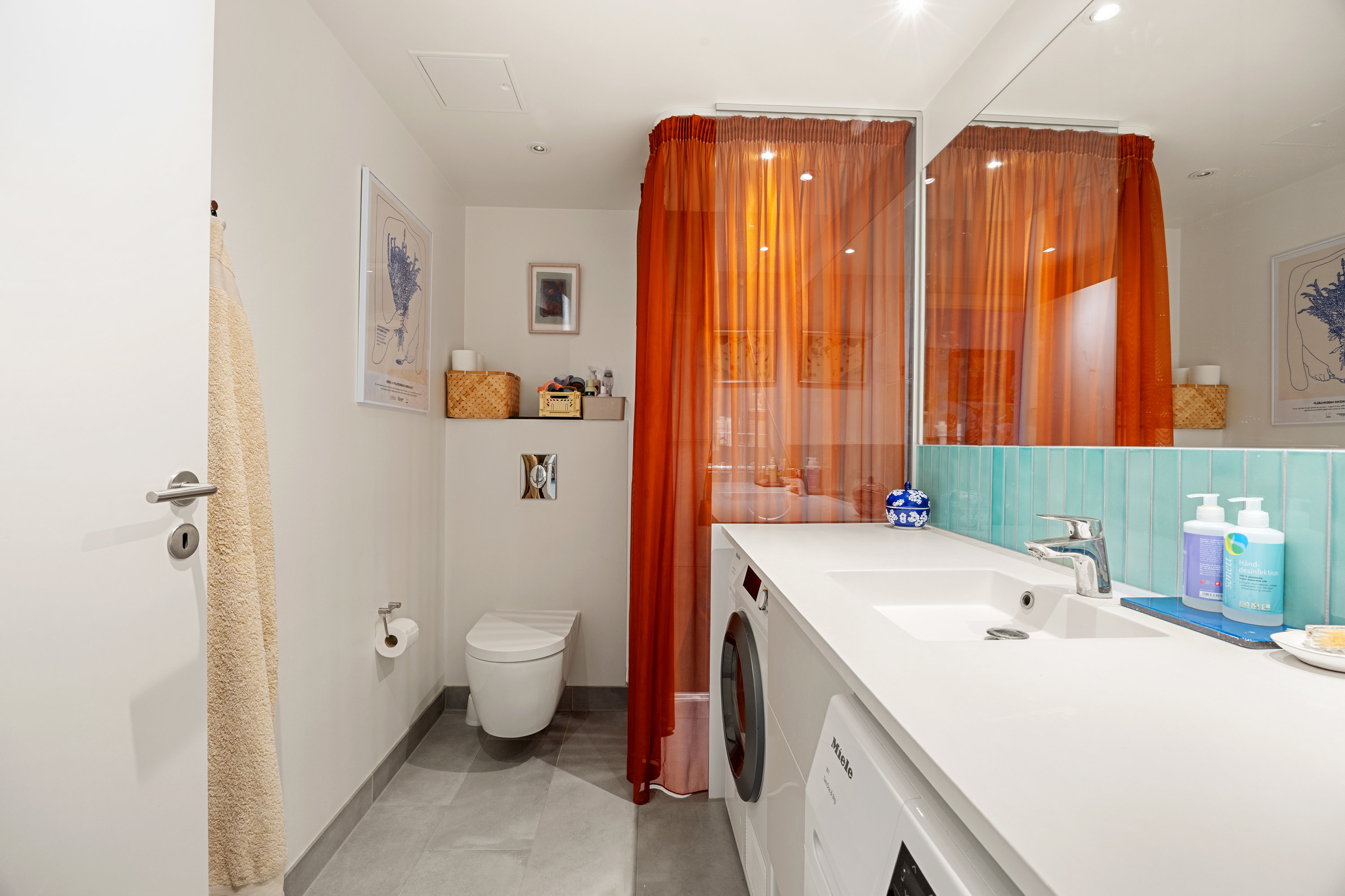 Fremhævet badeværelse billede i fuldskærmstilstand. Billede af Fadet 51, 2. 3., 1799 København V