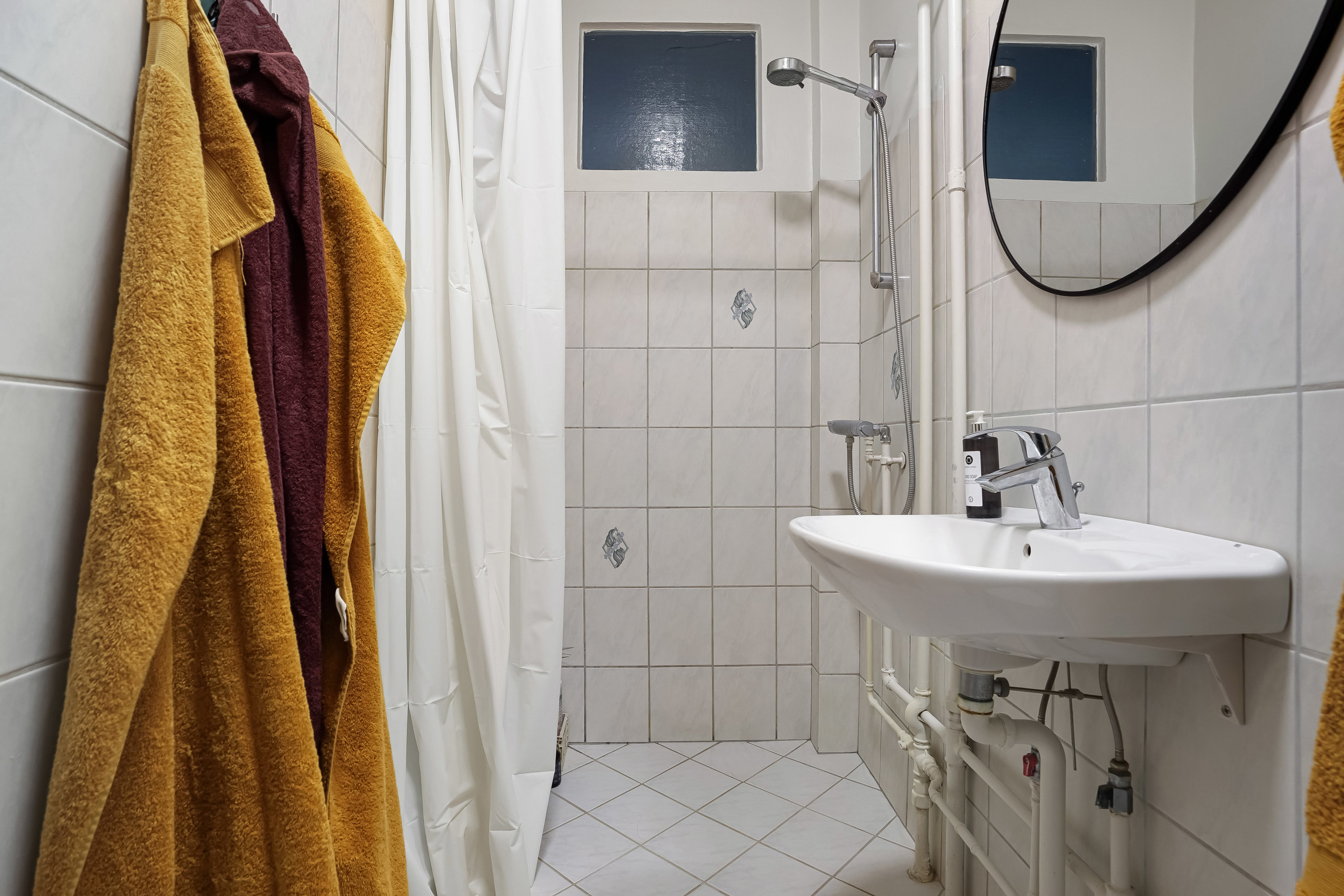 Fremhævet badeværelse billede i fuldskærmstilstand. Billede af Klaregade 23, 2., 5000 Odense C