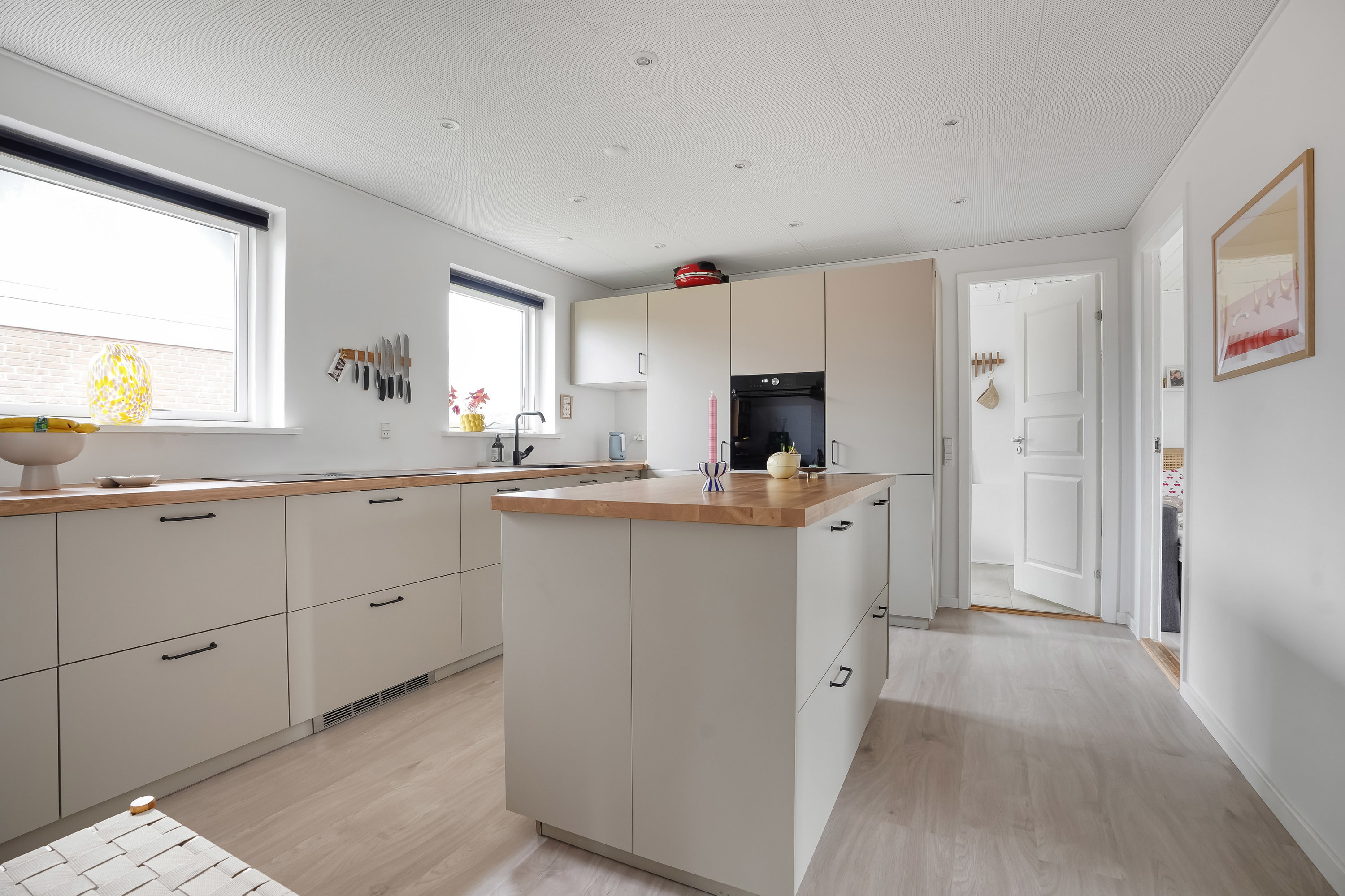 Fremhævet køkken billede i fuldskærmstilstand. Billede af Lyøvænget 26, 5500 Middelfart 