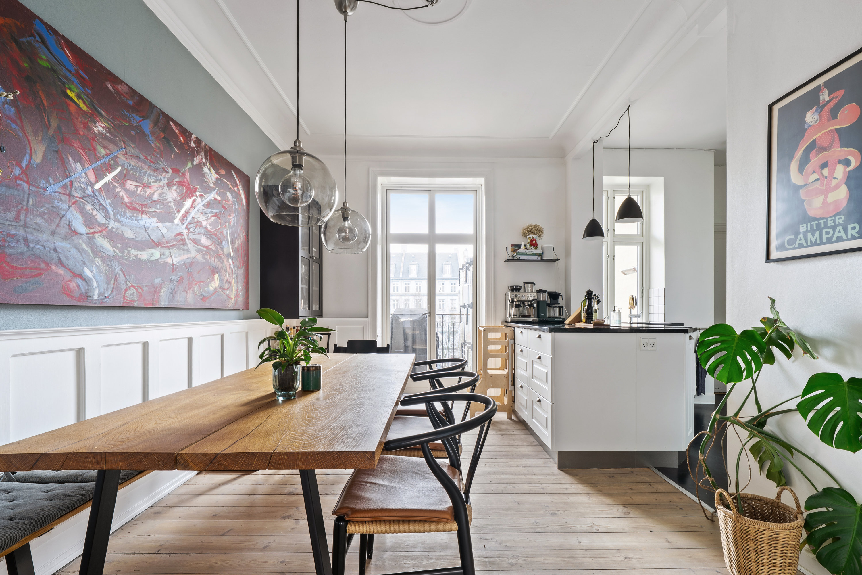 Fremhævet stue billede i fuldskærmstilstand. Billede af Kochsvej 35B, 2. th., 1812 Frederiksberg C