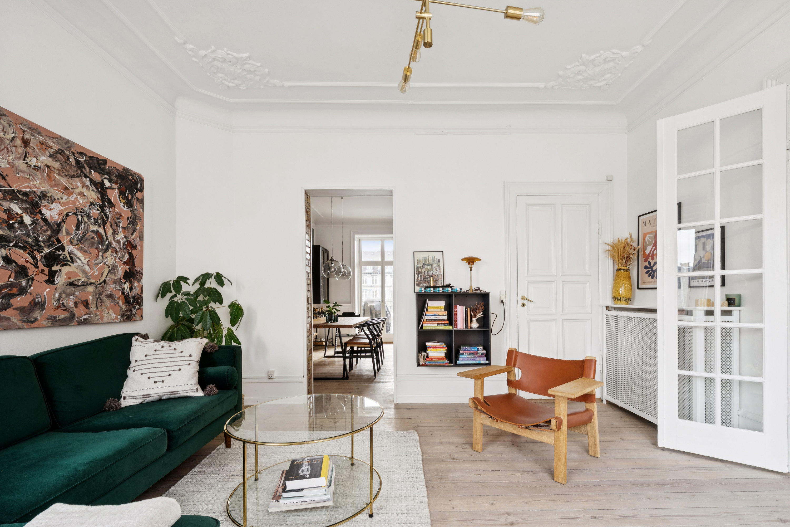 Fremhævet stue billede i fuldskærmstilstand. Billede af Kochsvej 35B, 2. th., 1812 Frederiksberg C