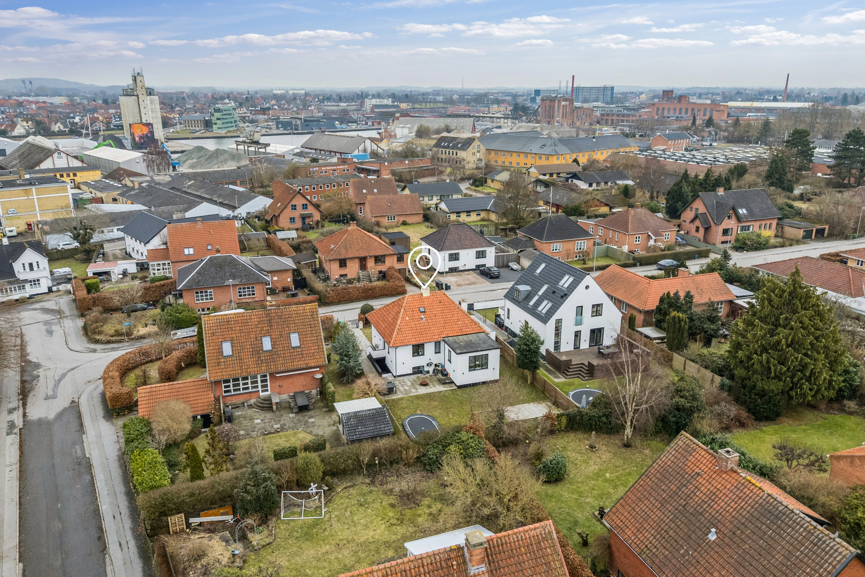 Fremhævet luftfoto billede i fuldskærmstilstand. Billede af Møllegårdsvej 2, 4700 Næstved