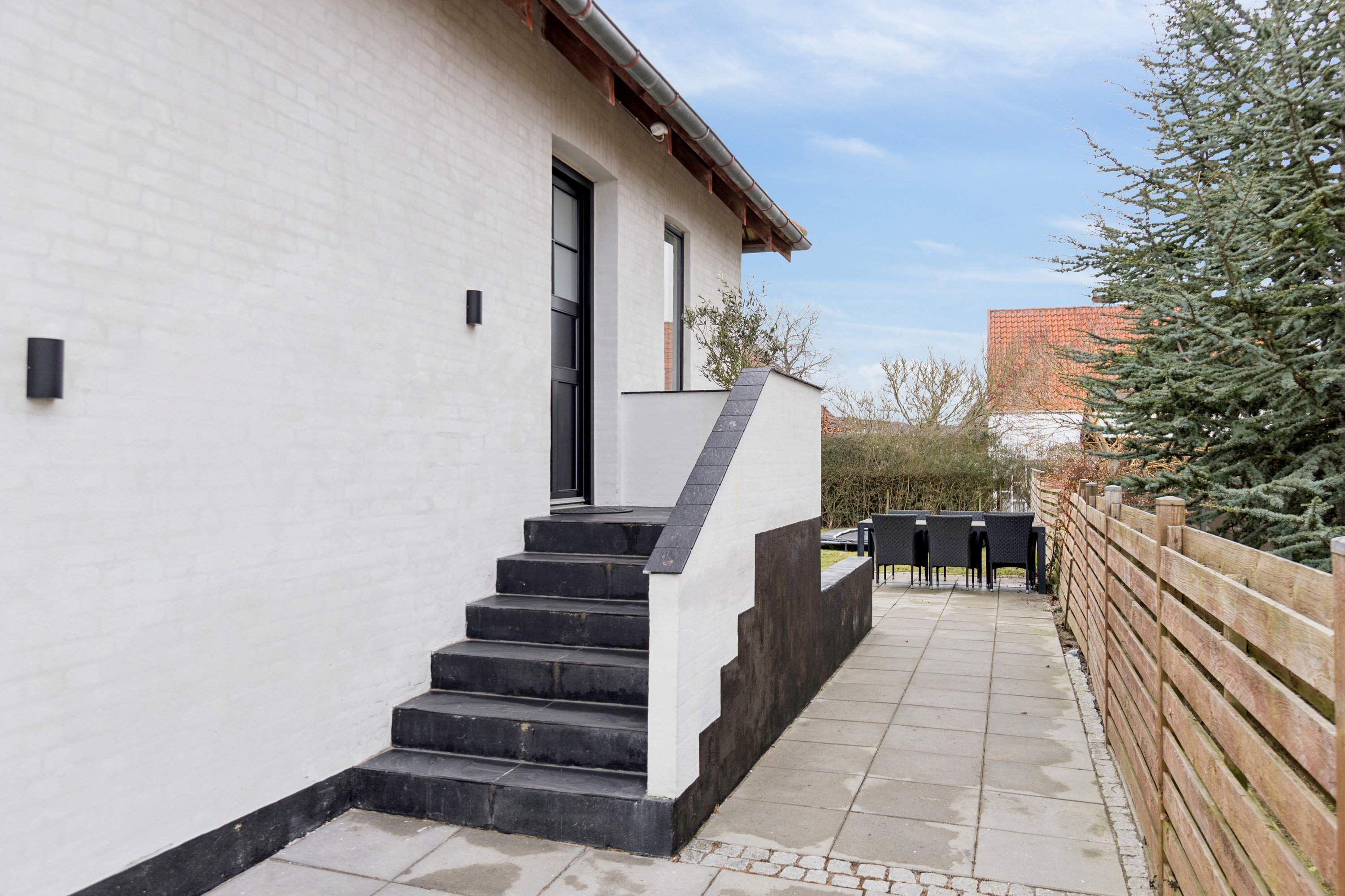 Fremhævet udendørs billede i fuldskærmstilstand. Billede af Møllegårdsvej 2, 4700 Næstved