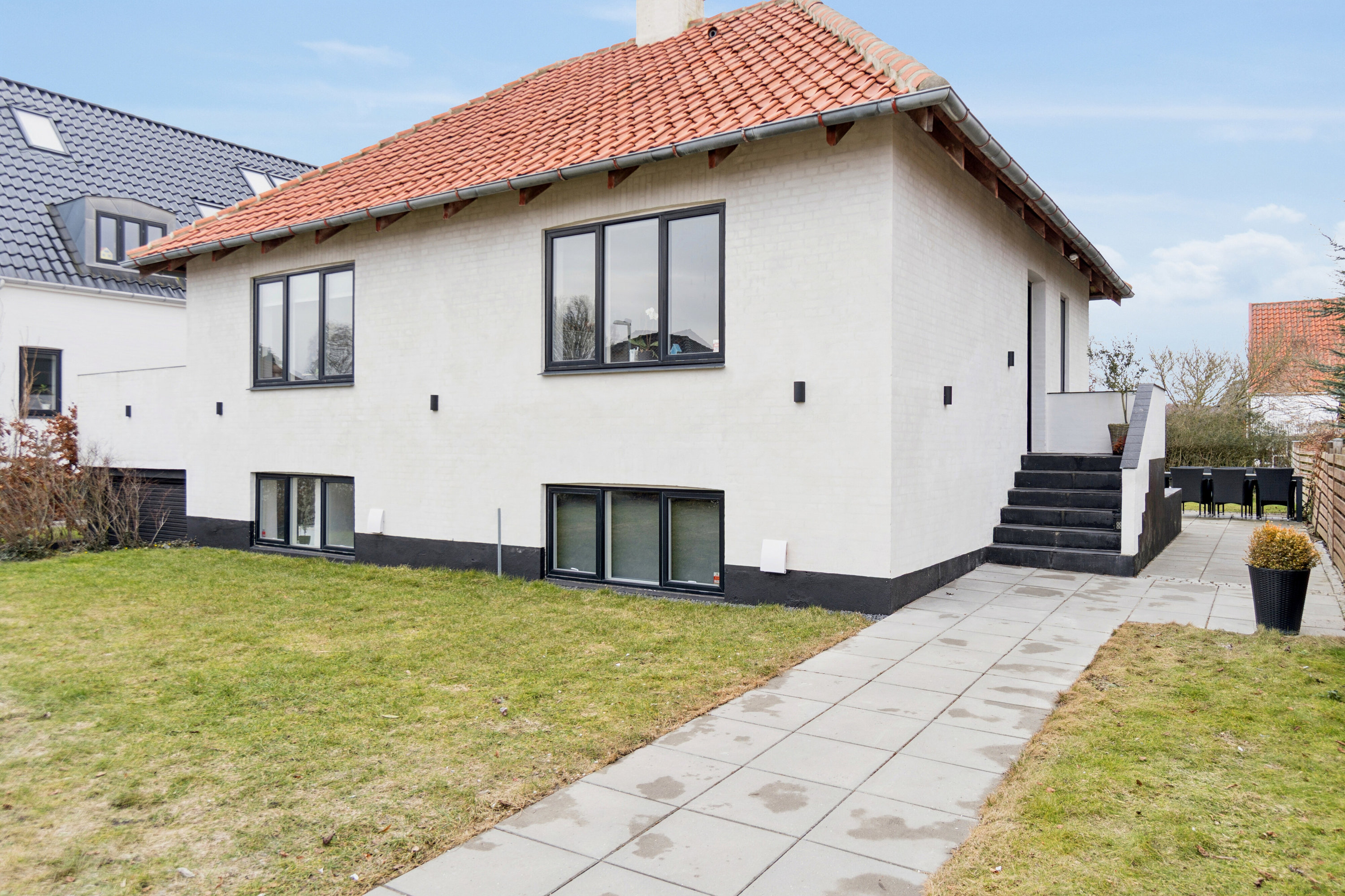 Fremhævet set fra haven billede i fuldskærmstilstand. Billede af Møllegårdsvej 2, 4700 Næstved