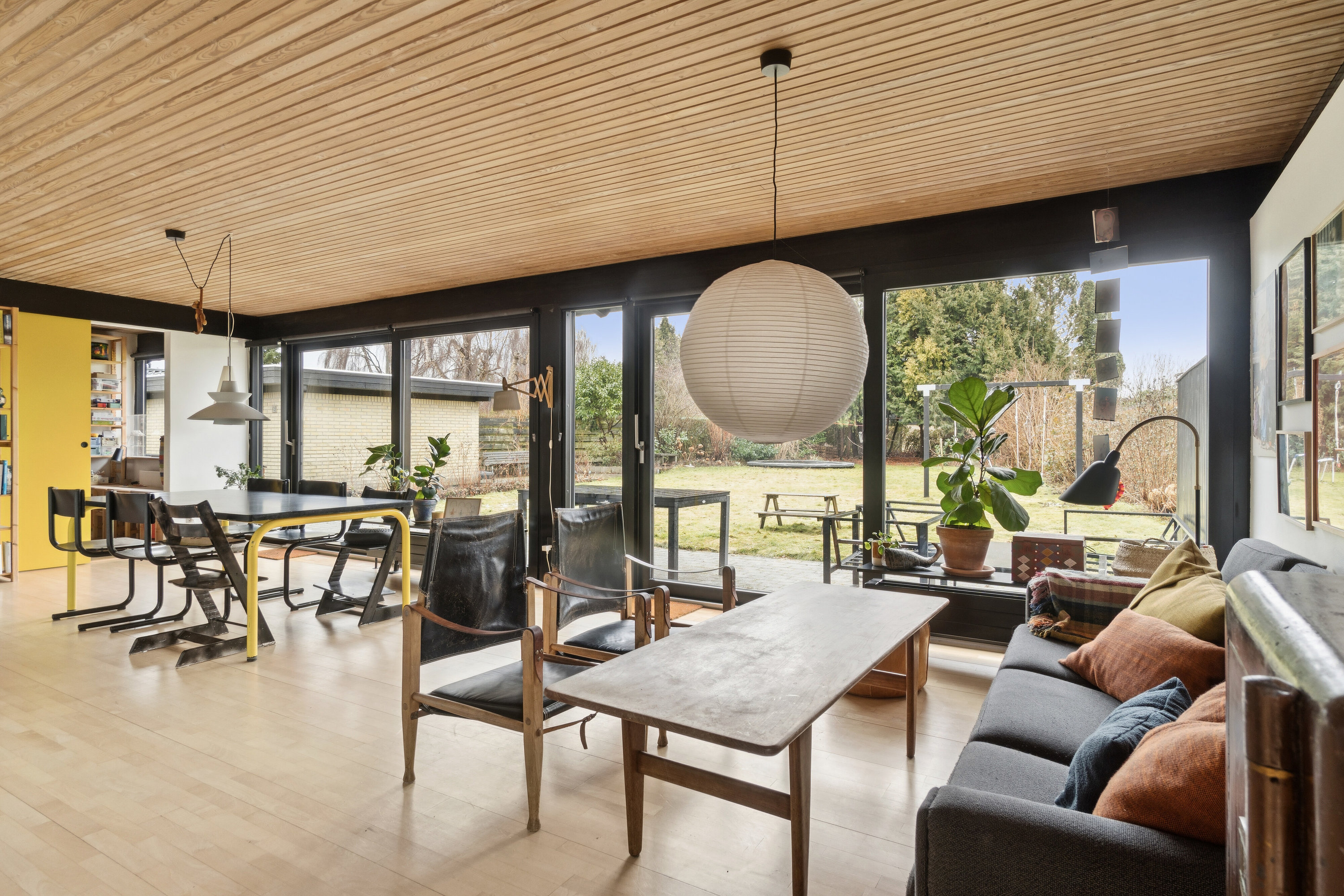 Fremhævet stue billede i fuldskærmstilstand. Billede af Filippavej 28, 8270 Højbjerg