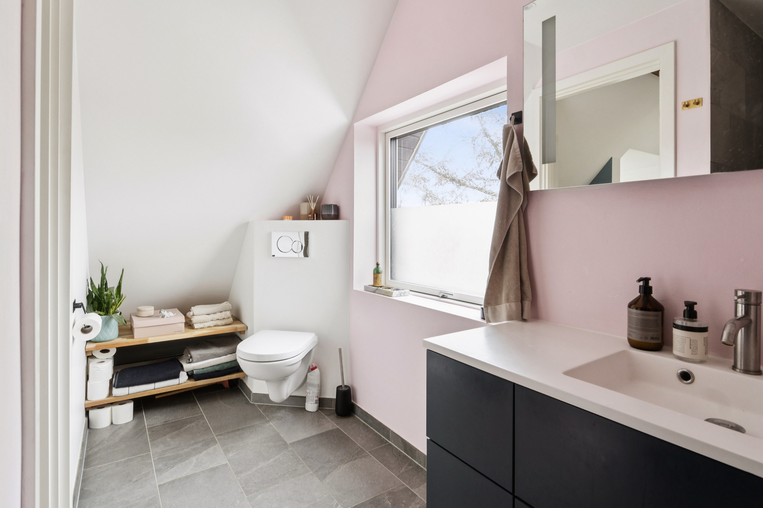 Fremhævet badeværelse billede i fuldskærmstilstand. Billede af Bjergagervej 27B, 2650 Hvidovre