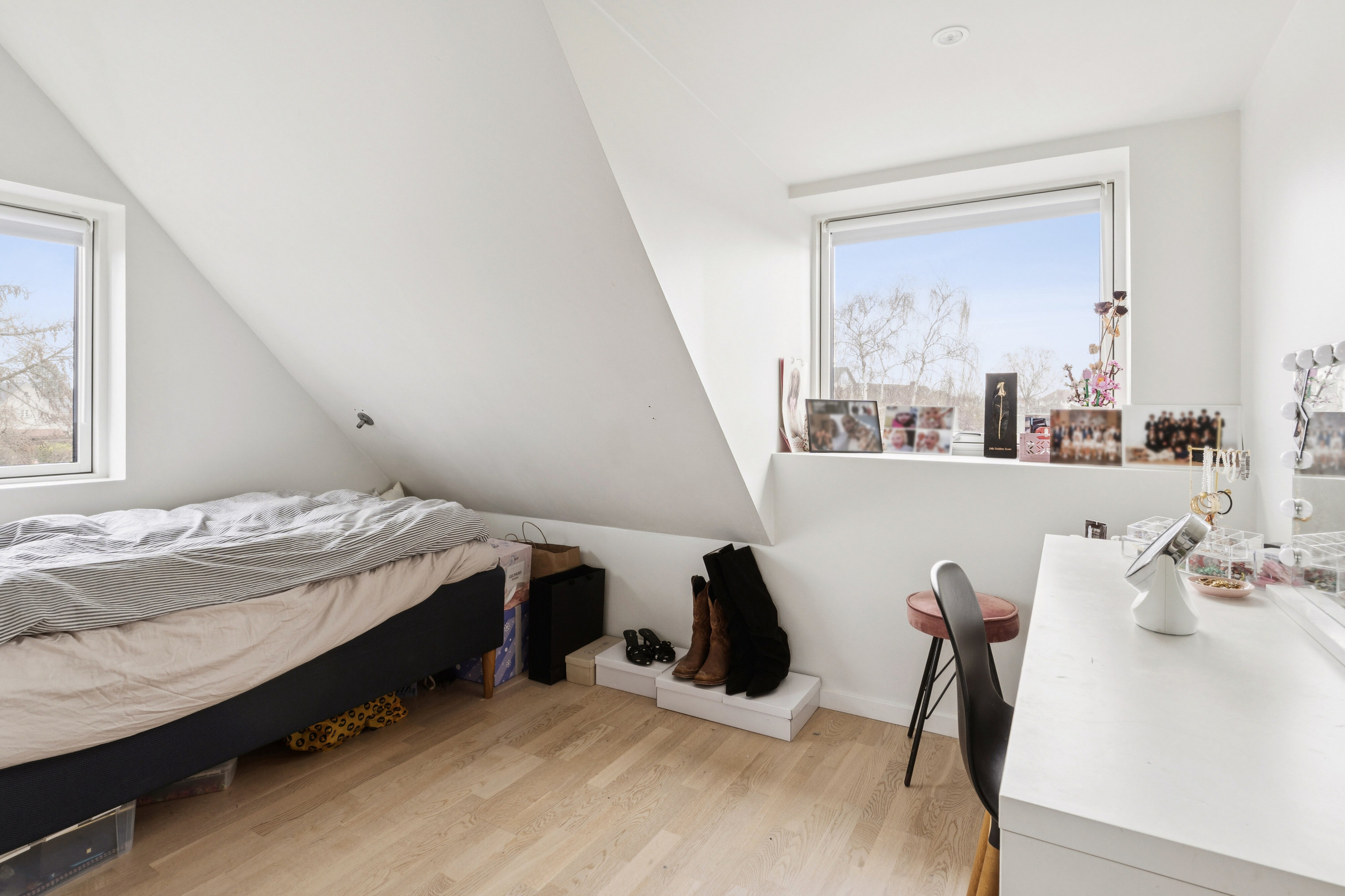 Fremhævet soveværelse billede i fuldskærmstilstand. Billede af Bjergagervej 27B, 2650 Hvidovre