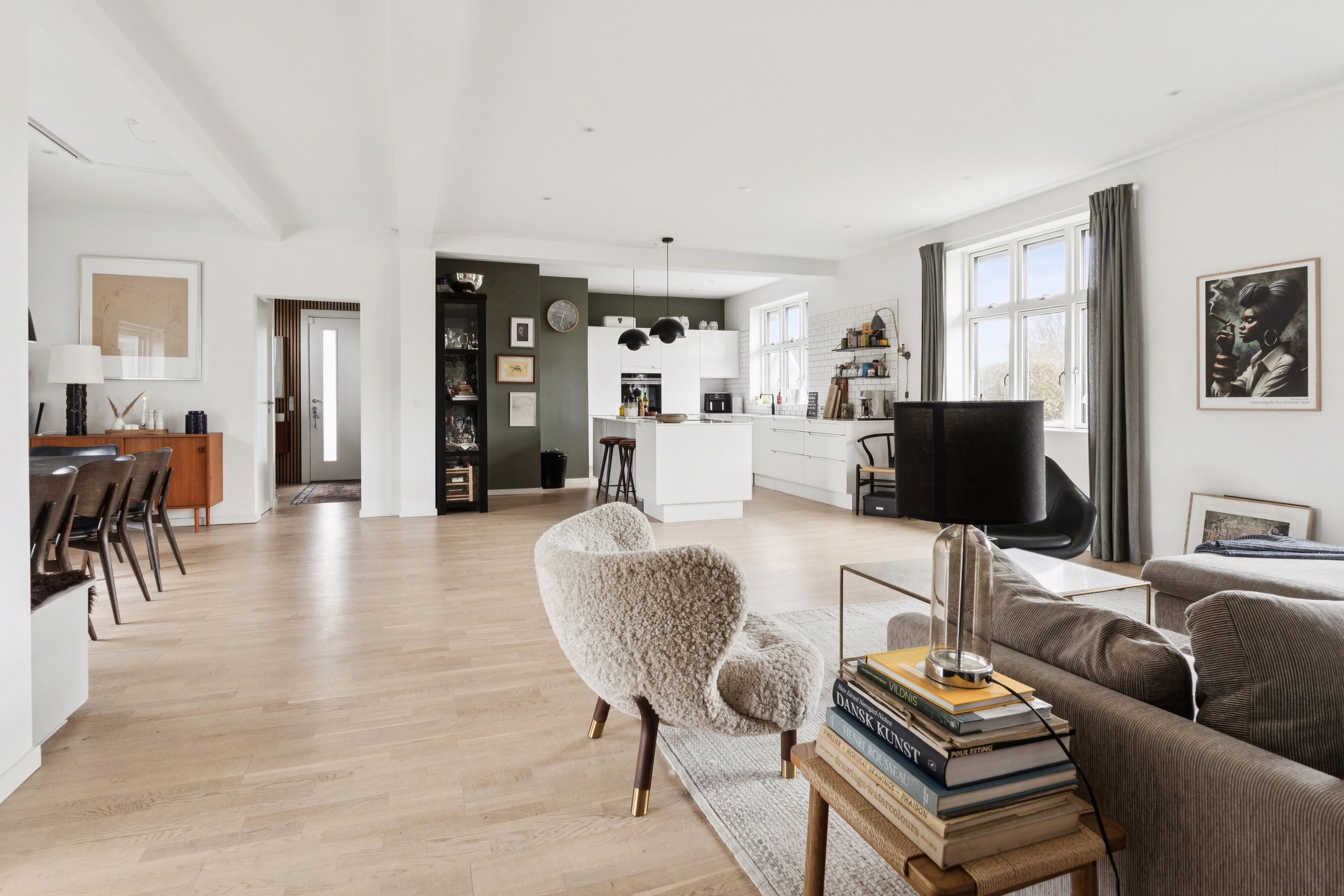 Fremhævet stue billede i fuldskærmstilstand. Billede af Bjergagervej 27B, 2650 Hvidovre