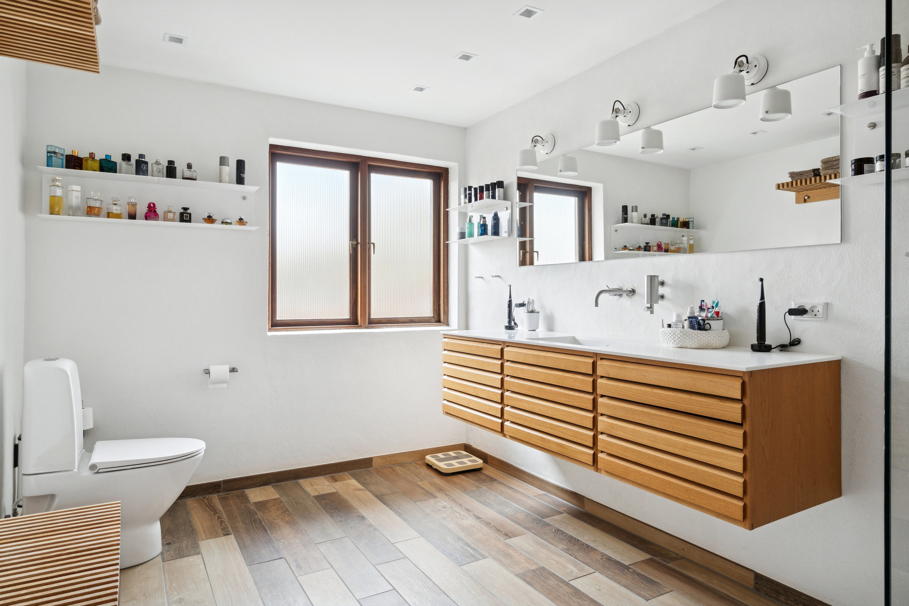 Fremhævet badeværelse billede i fuldskærmstilstand. Billede af Themstrupvej 17, 4690 Haslev