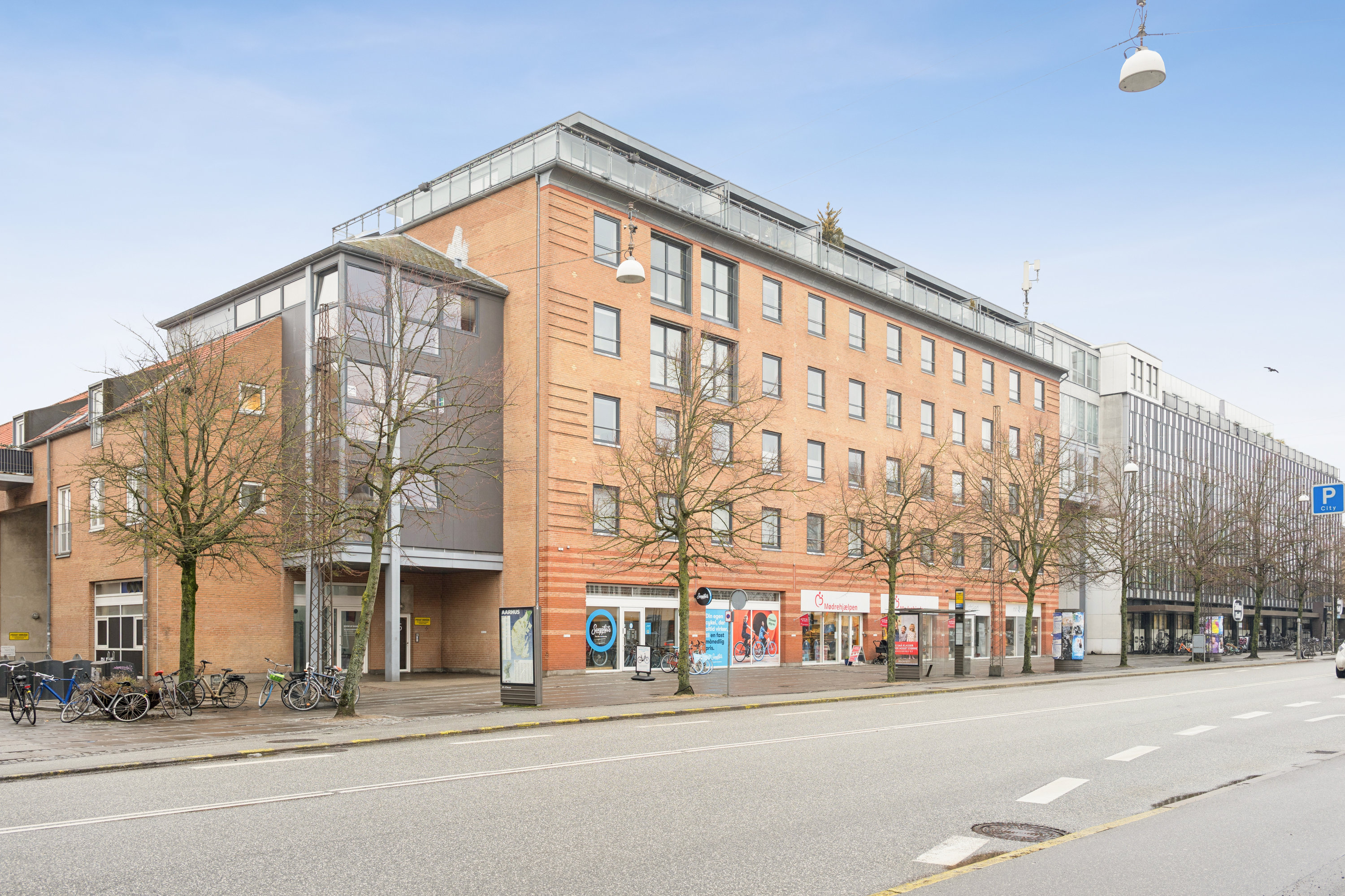 Fremhævet andet billede i fuldskærmstilstand. Billede af Frederiks Allé 36, 2. tv., 8000 Aarhus C