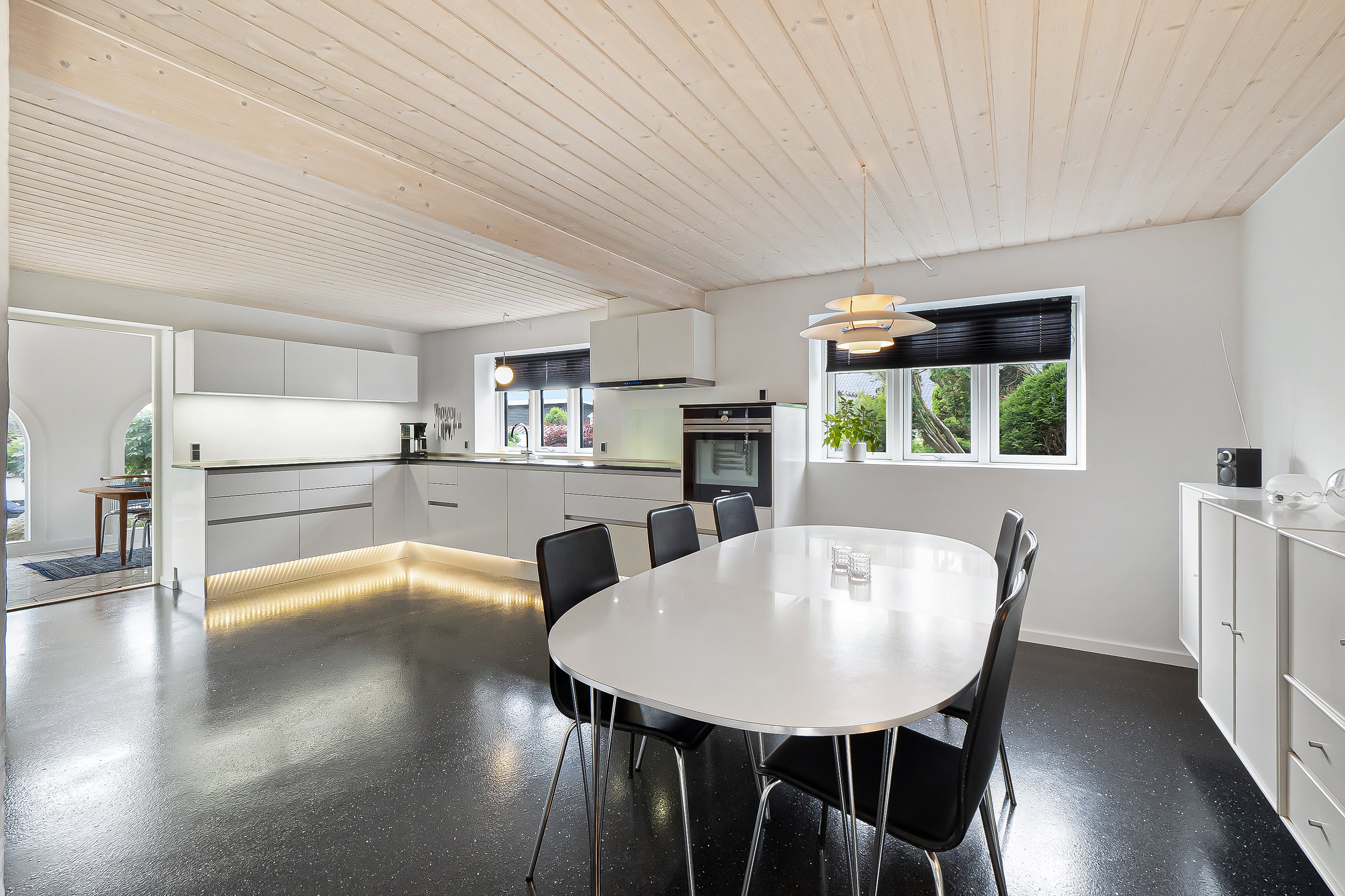 Fremhævet køkken billede i fuldskærmstilstand. Billede af Bakkedraget 8, 7800 Skive