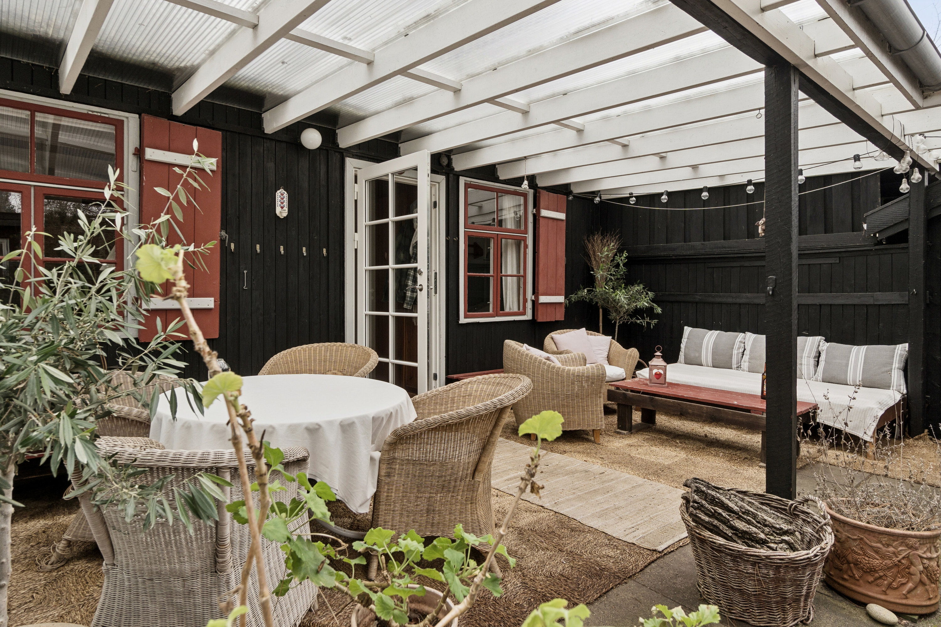 Fremhævet overdækket terrasse billede i fuldskærmstilstand. Billede af Snerleager 3, Ordrup, 4540 Fårevejle