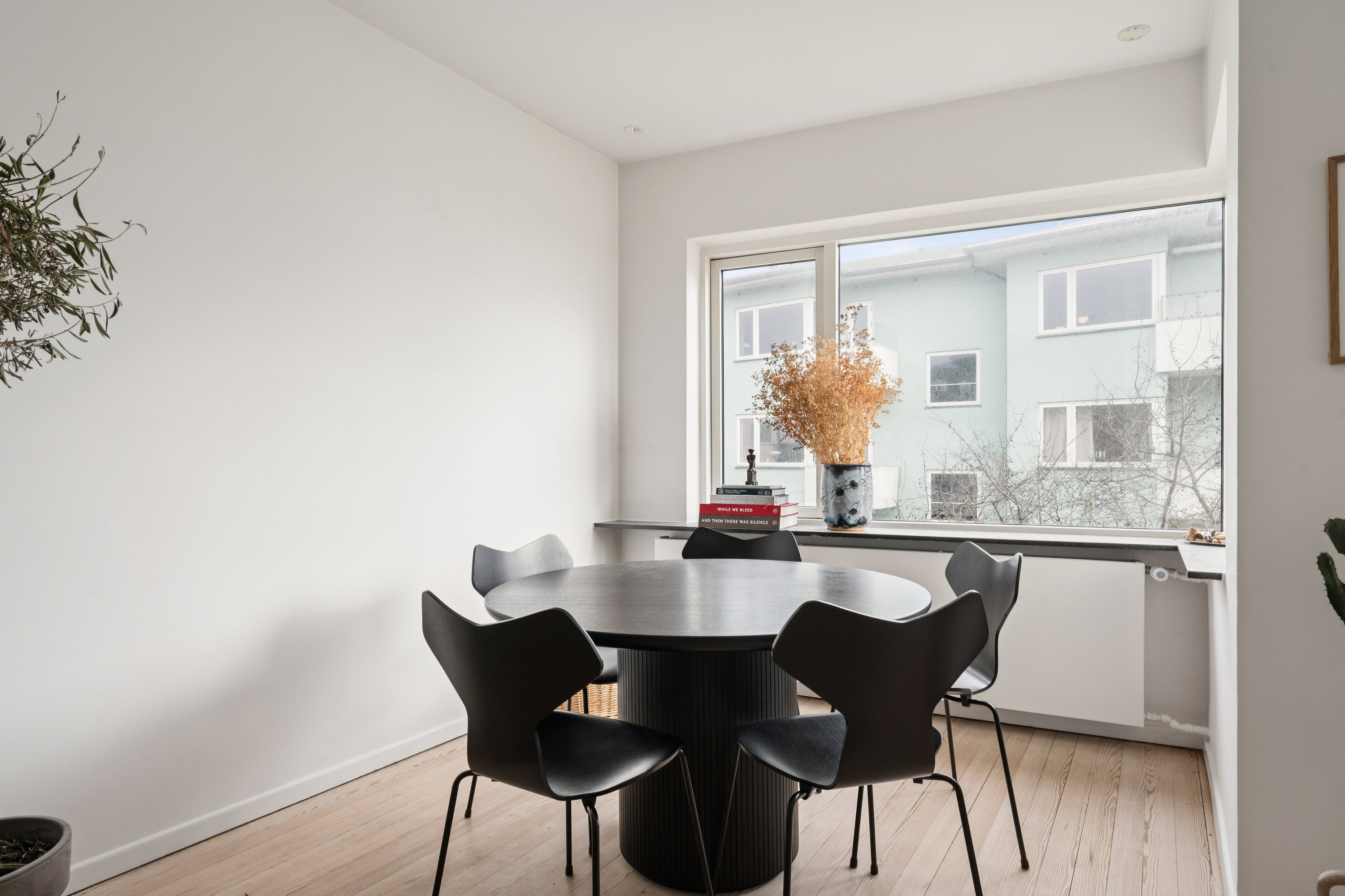 Fremhævet stue billede i fuldskærmstilstand. Billede af Strandparken 36, 1. mf., 8000 Aarhus C