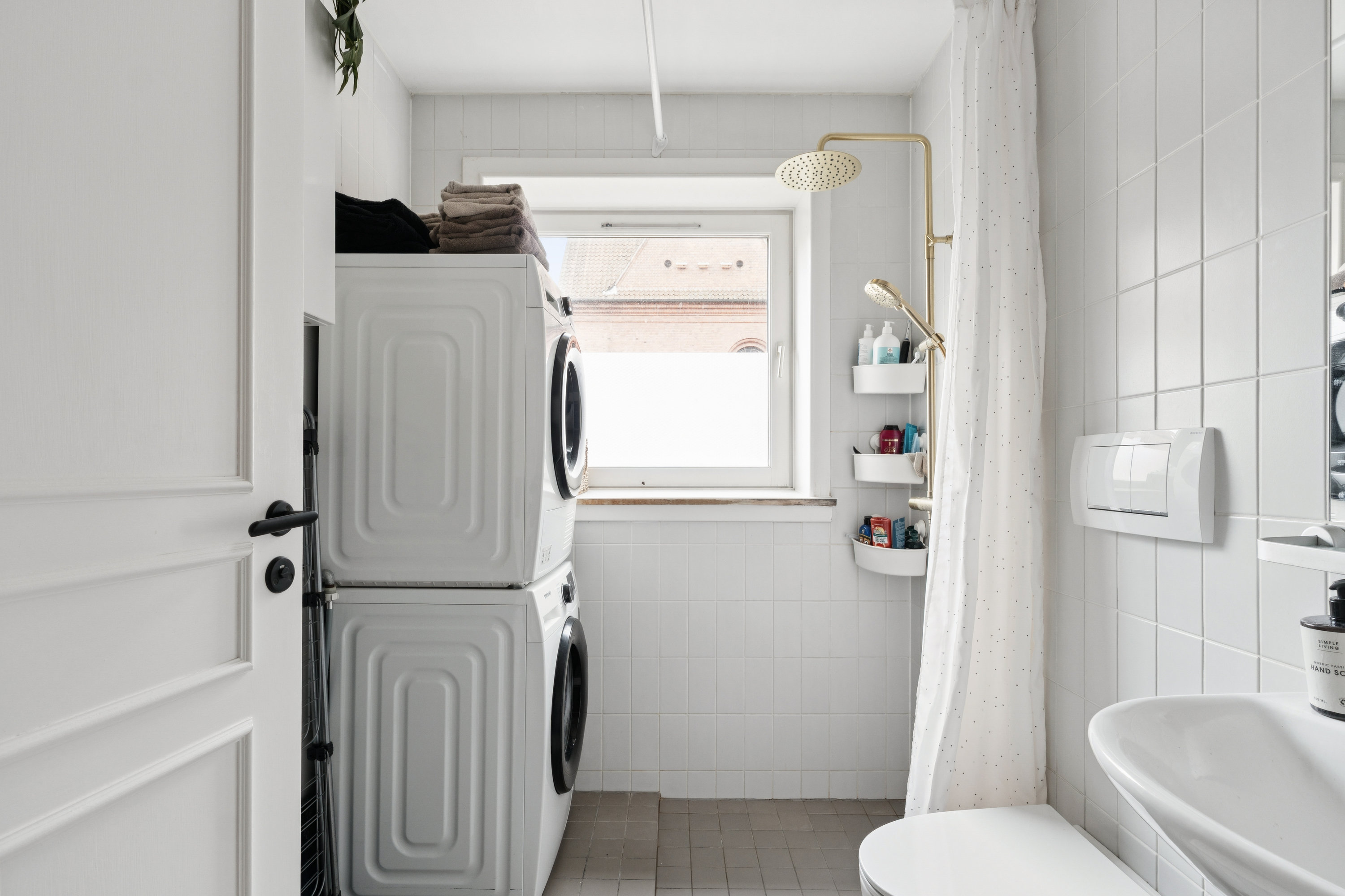 Fremhævet badeværelse billede i fuldskærmstilstand. Billede af Randersgade 9, 1. tv., 2100 København Ø