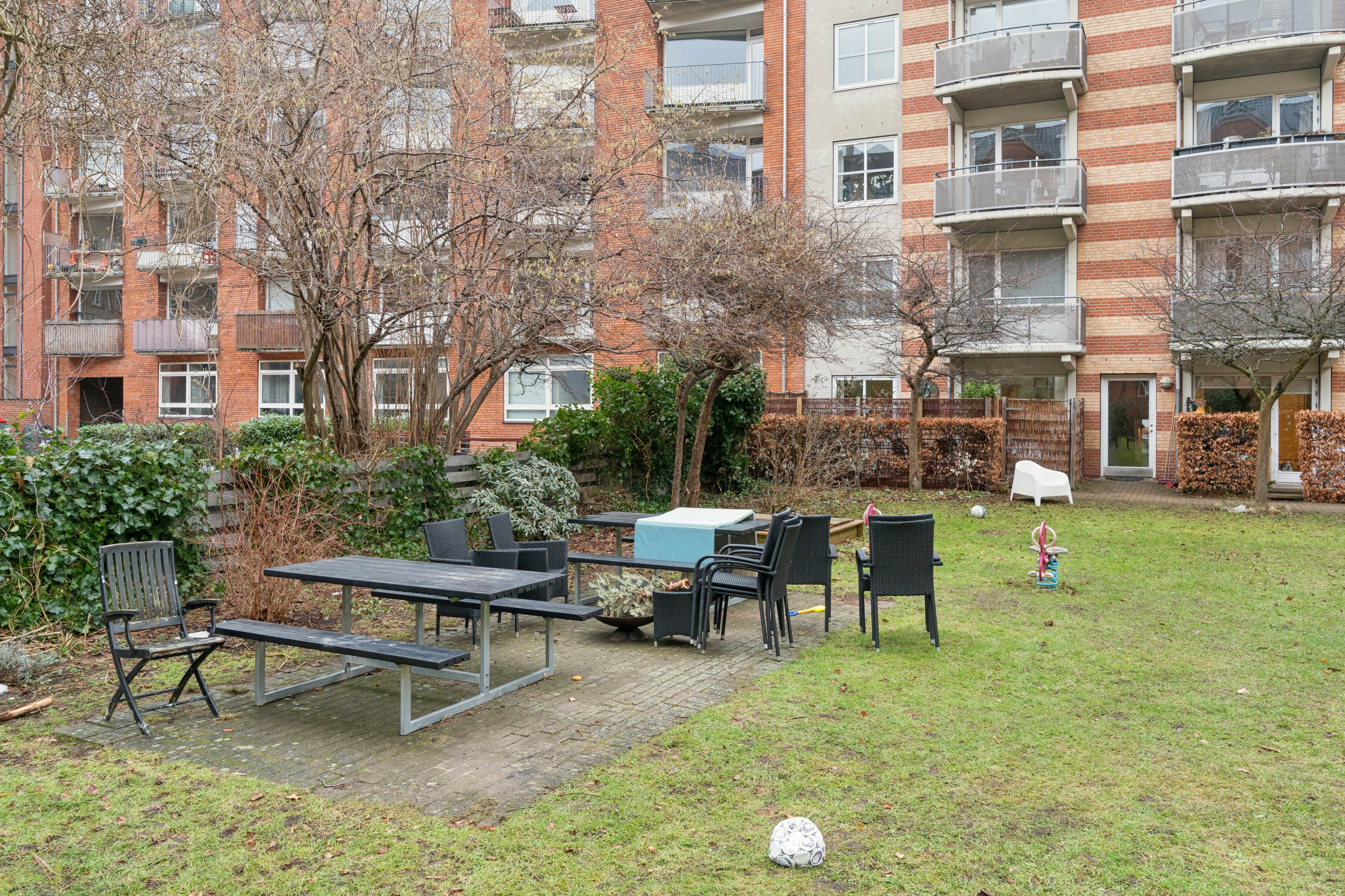 Fremhævet gårdmiljø billede i fuldskærmstilstand. Billede af Randersgade 9, 1. tv., 2100 København Ø