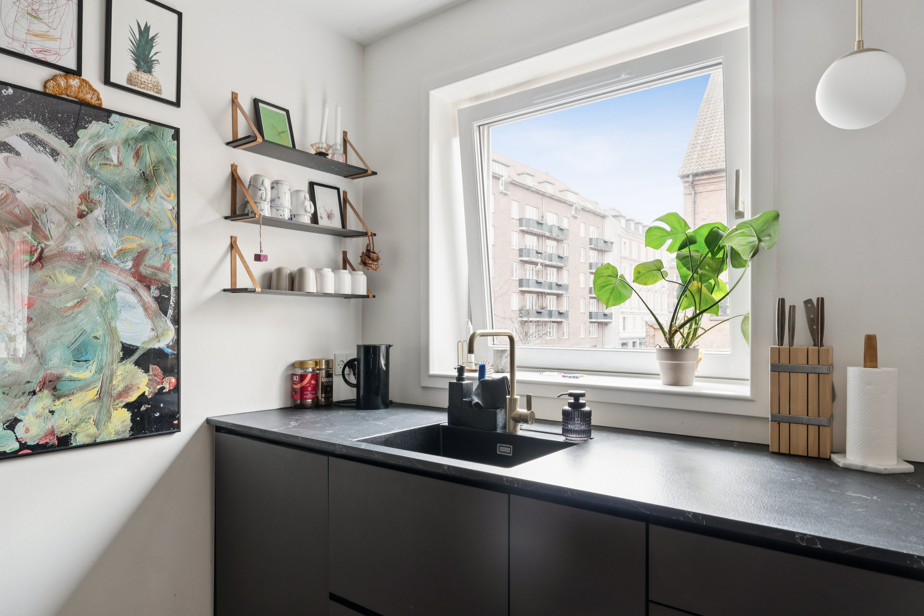 Fremhævet køkken billede i fuldskærmstilstand. Billede af Randersgade 9, 1. tv., 2100 København Ø