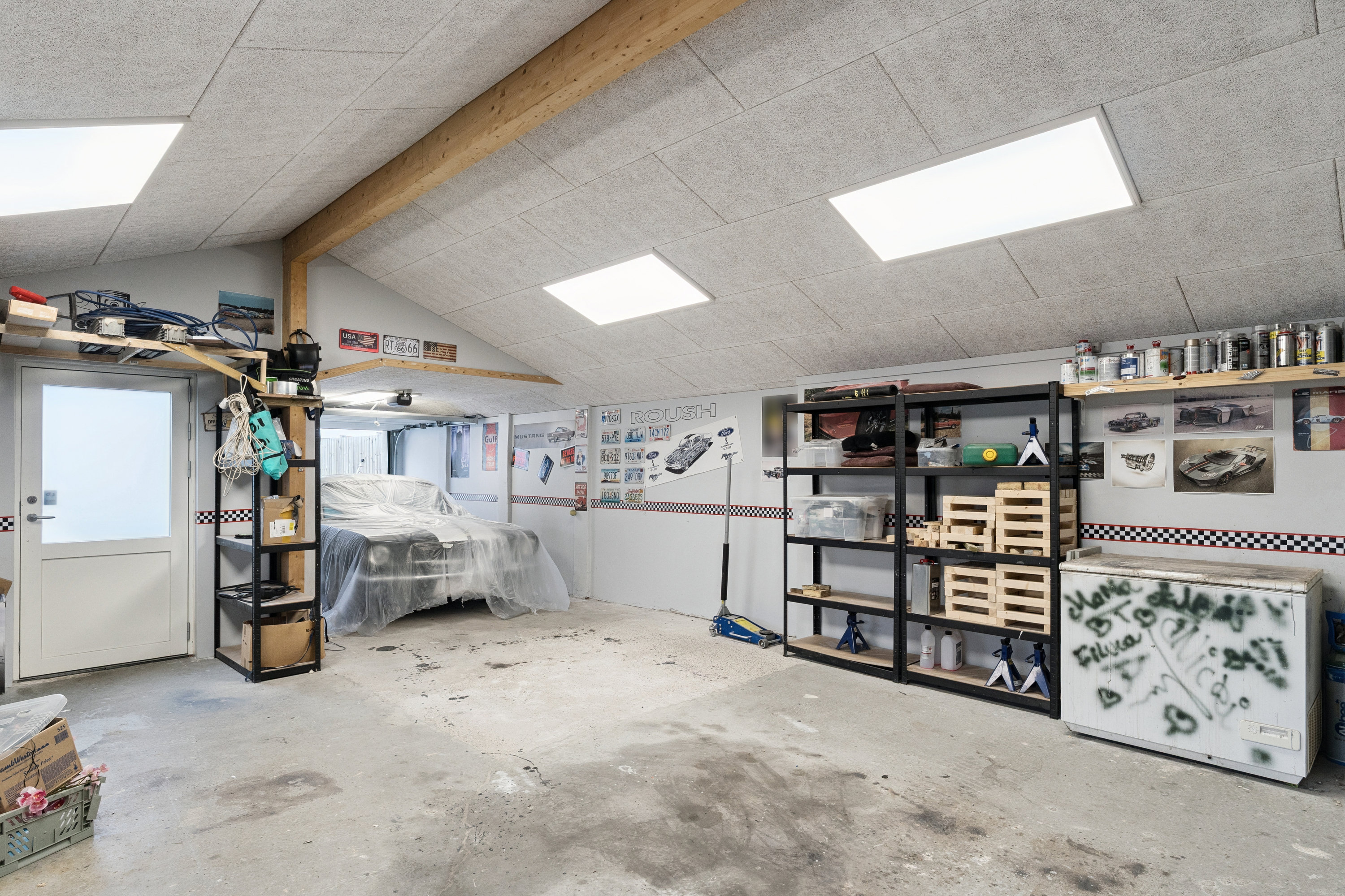 Fremhævet garage billede i fuldskærmstilstand. Billede af Tværskiftet 7A, 2730 Herlev