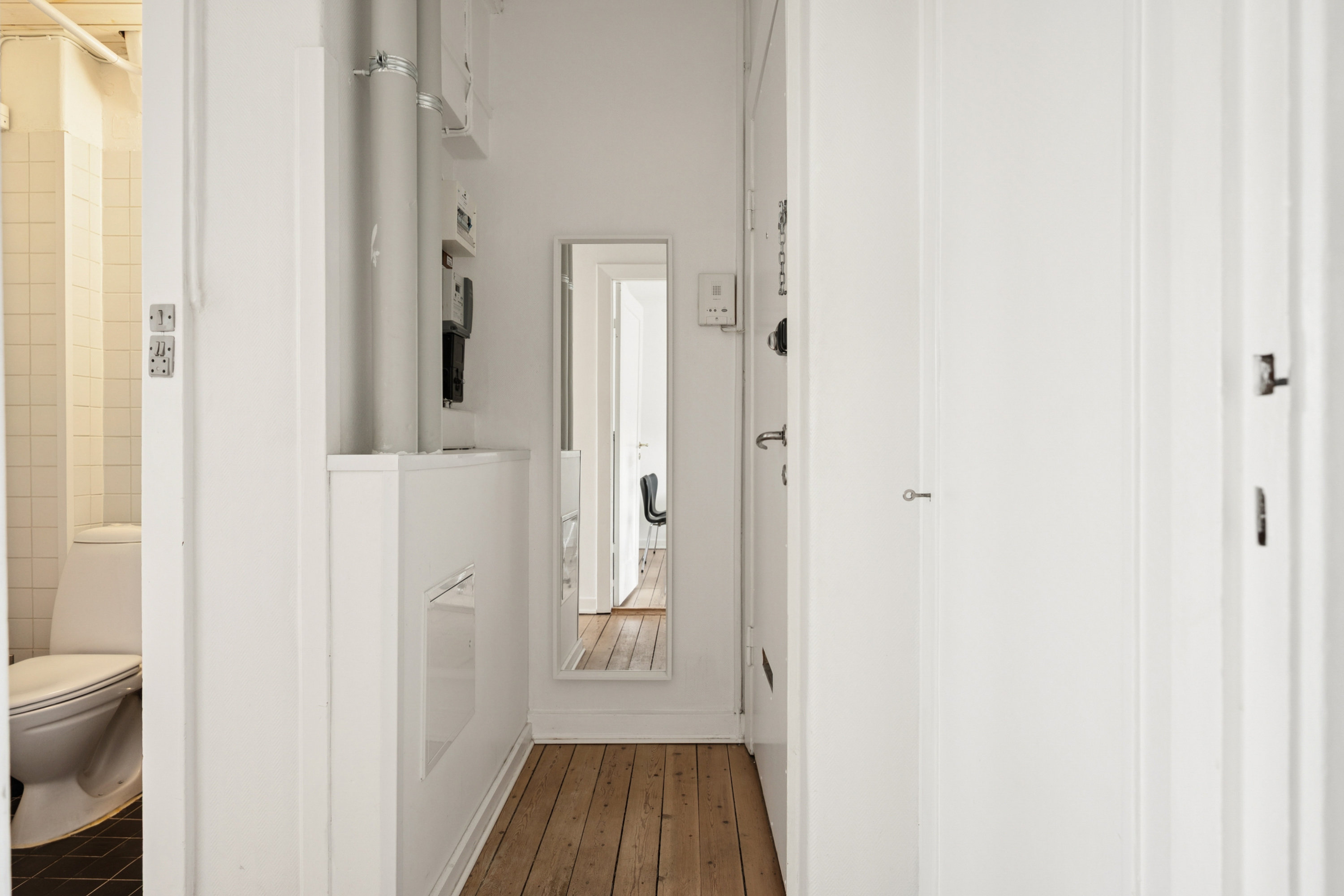 Fremhævet entré billede i fuldskærmstilstand. Billede af Landlystvej 3B, 1. tv., 2500 Valby