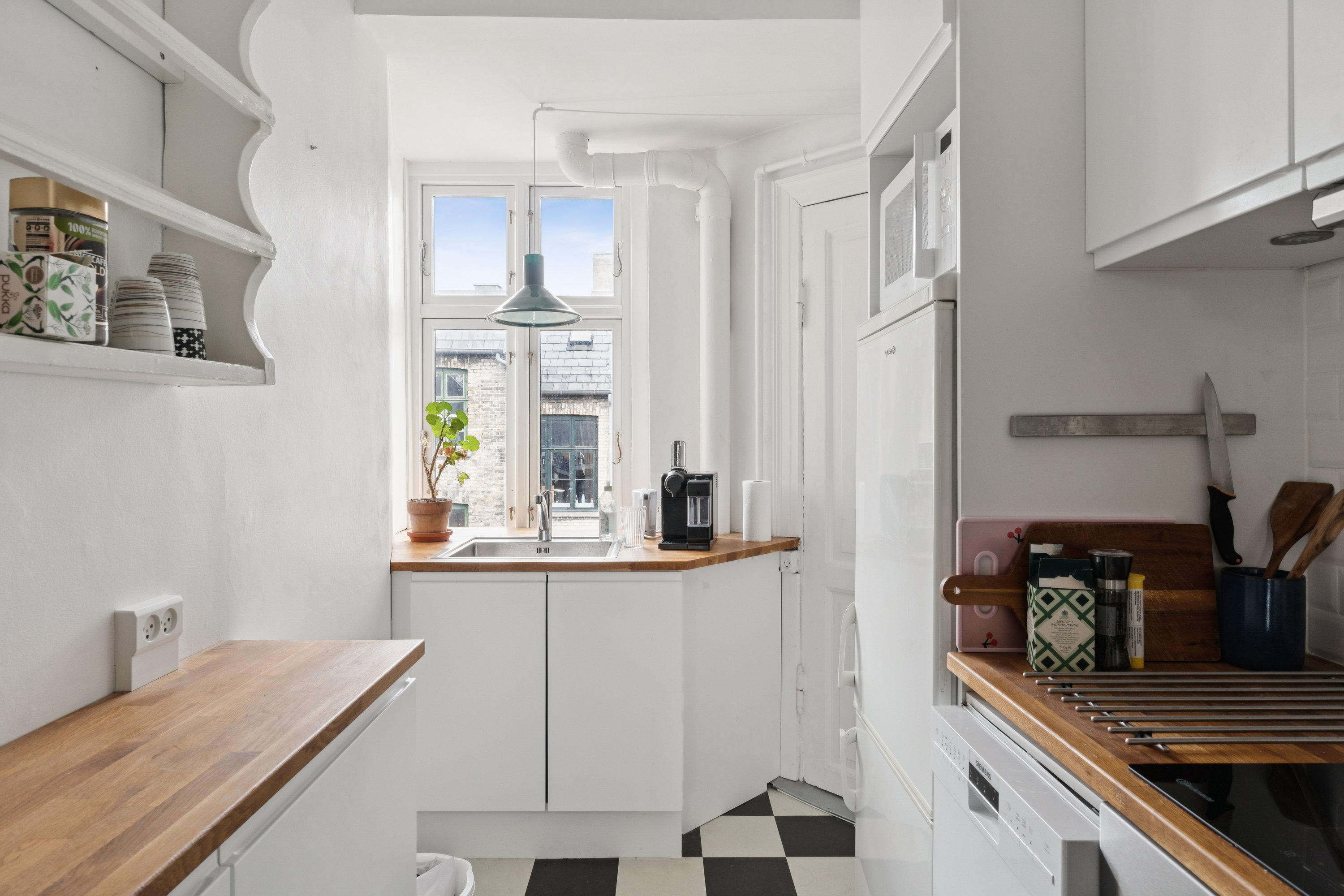 Fremhævet køkken billede i fuldskærmstilstand. Billede af Marstalsgade 28, 5. tv., 2100 København Ø