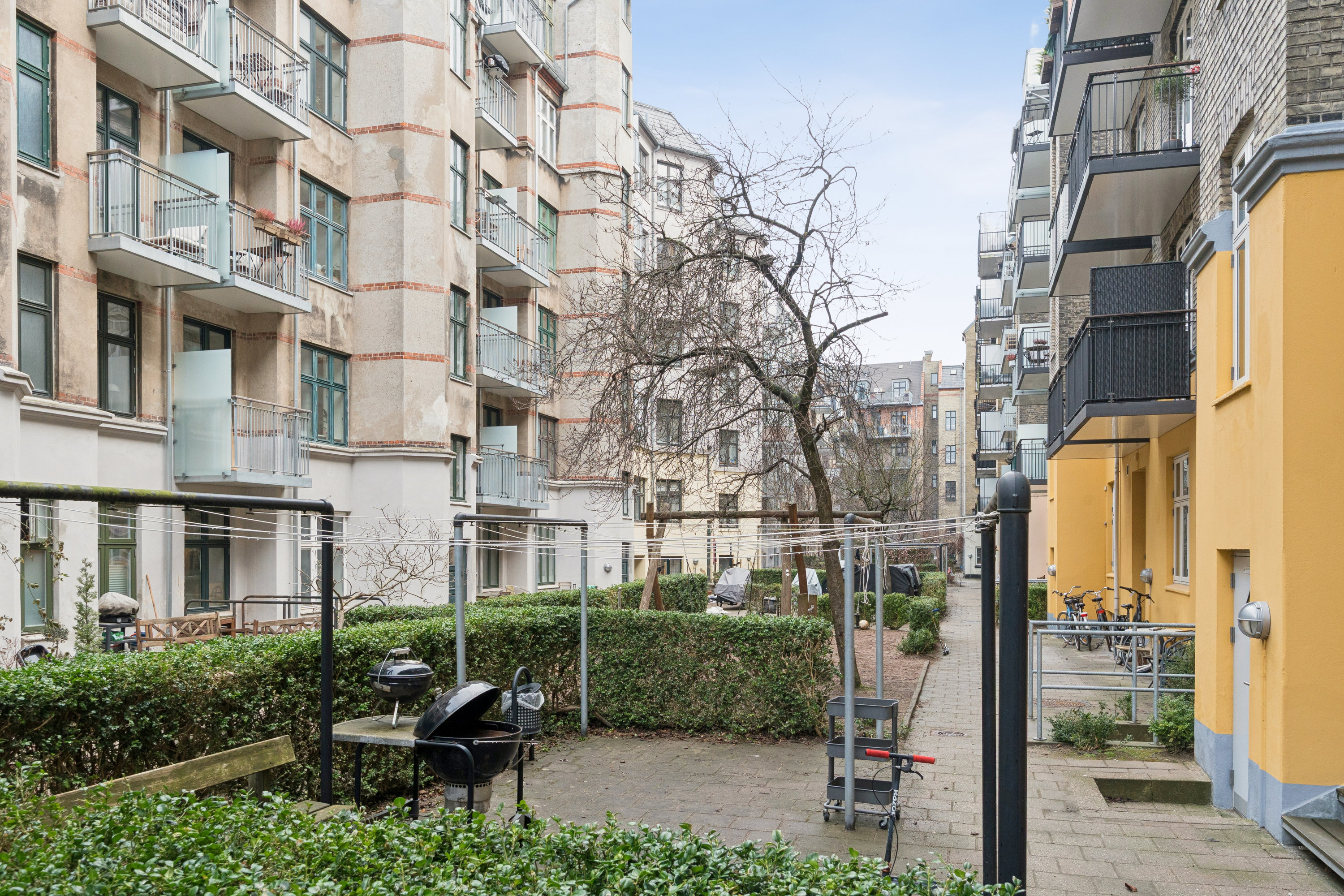 Fremhævet gårdmiljø billede i fuldskærmstilstand. Billede af Marstalsgade 28, 5. tv., 2100 København Ø